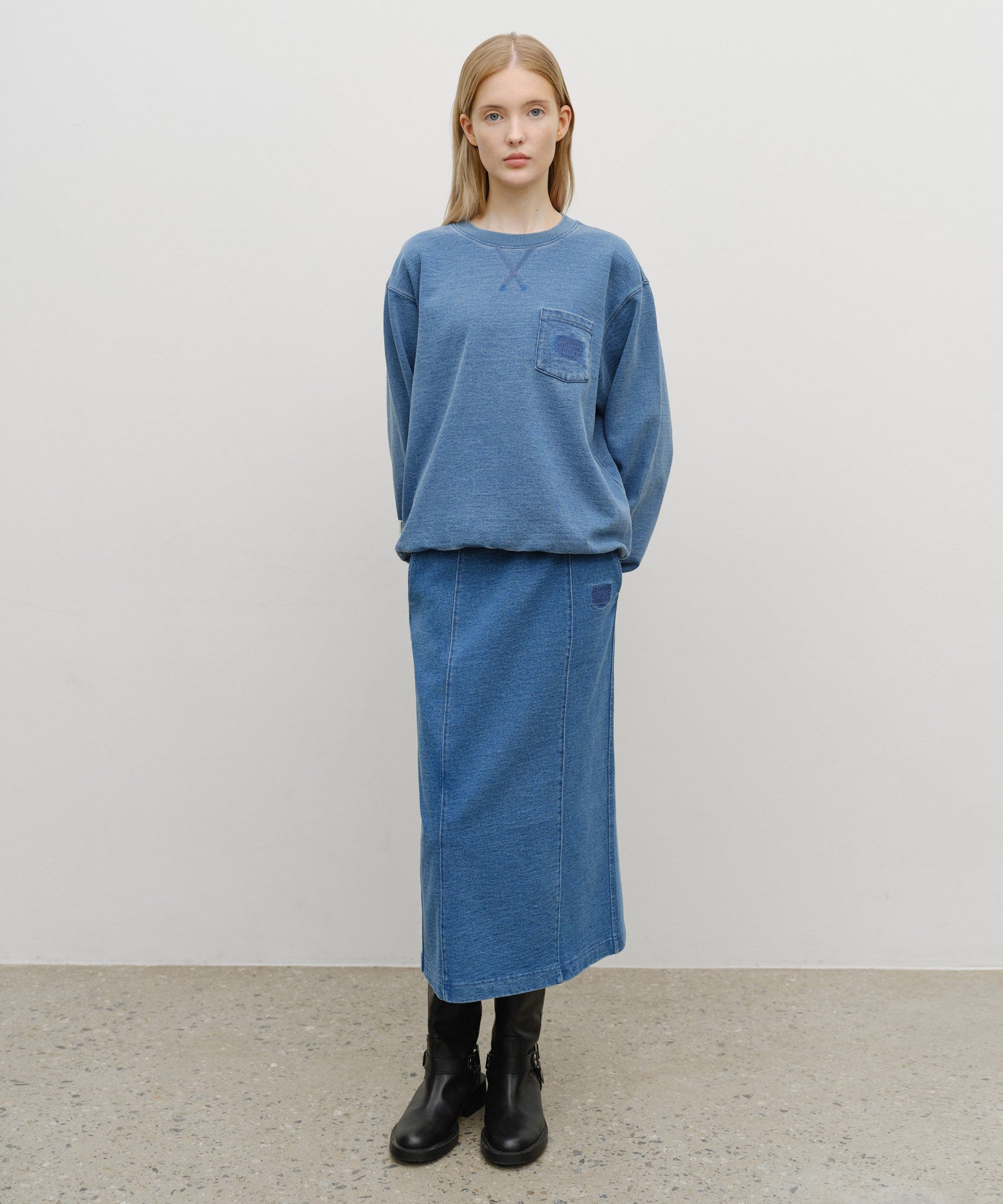 W EMBROIDERY CLASSIC LOGO SWEAT SKIRT