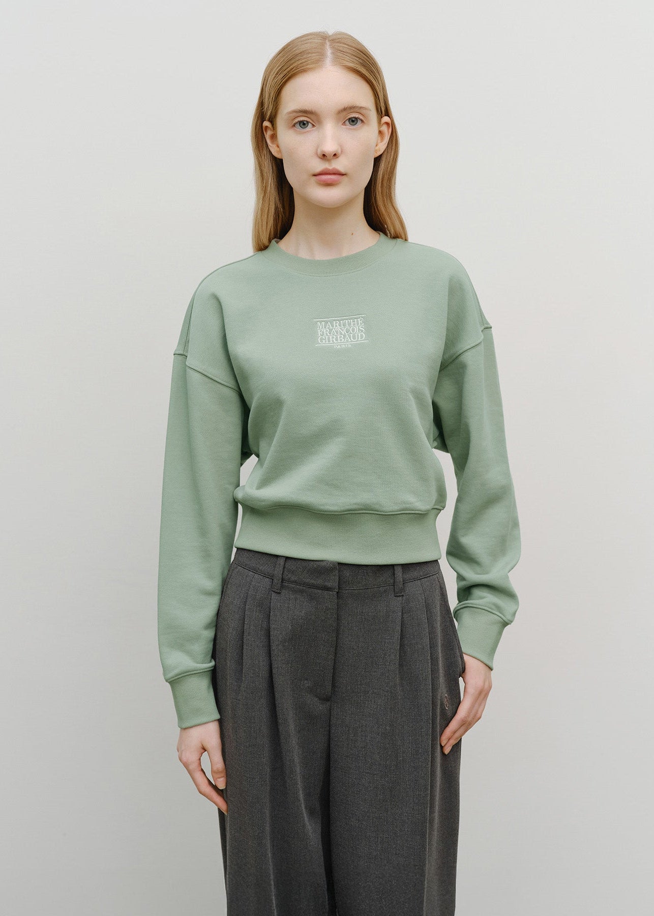 W SMALL CLASSIC LOGO CROP SWEATSHIRT