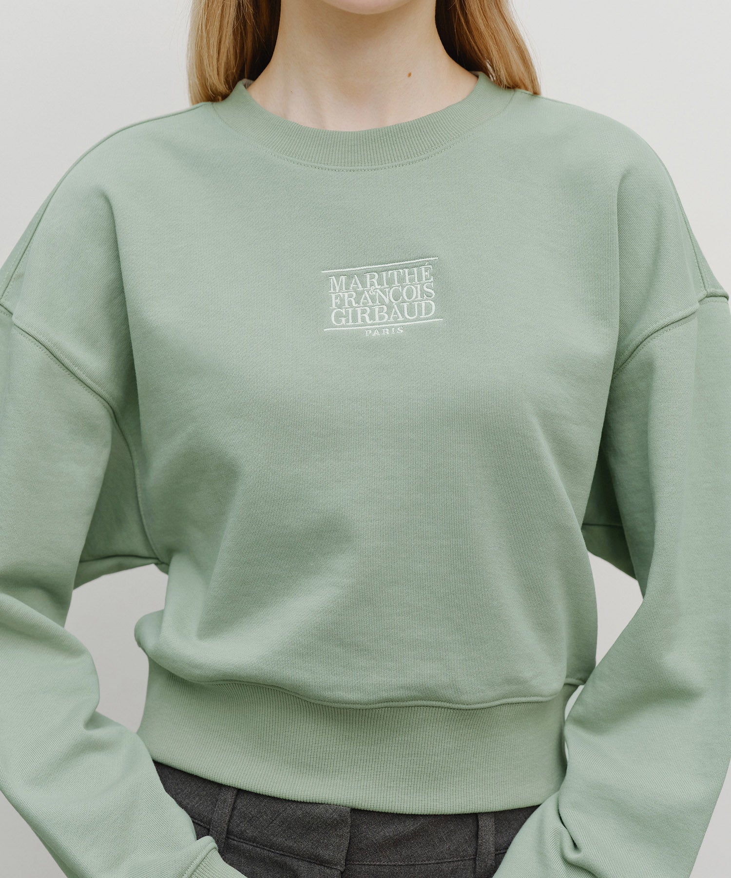 W SMALL CLASSIC LOGO CROP SWEATSHIRT