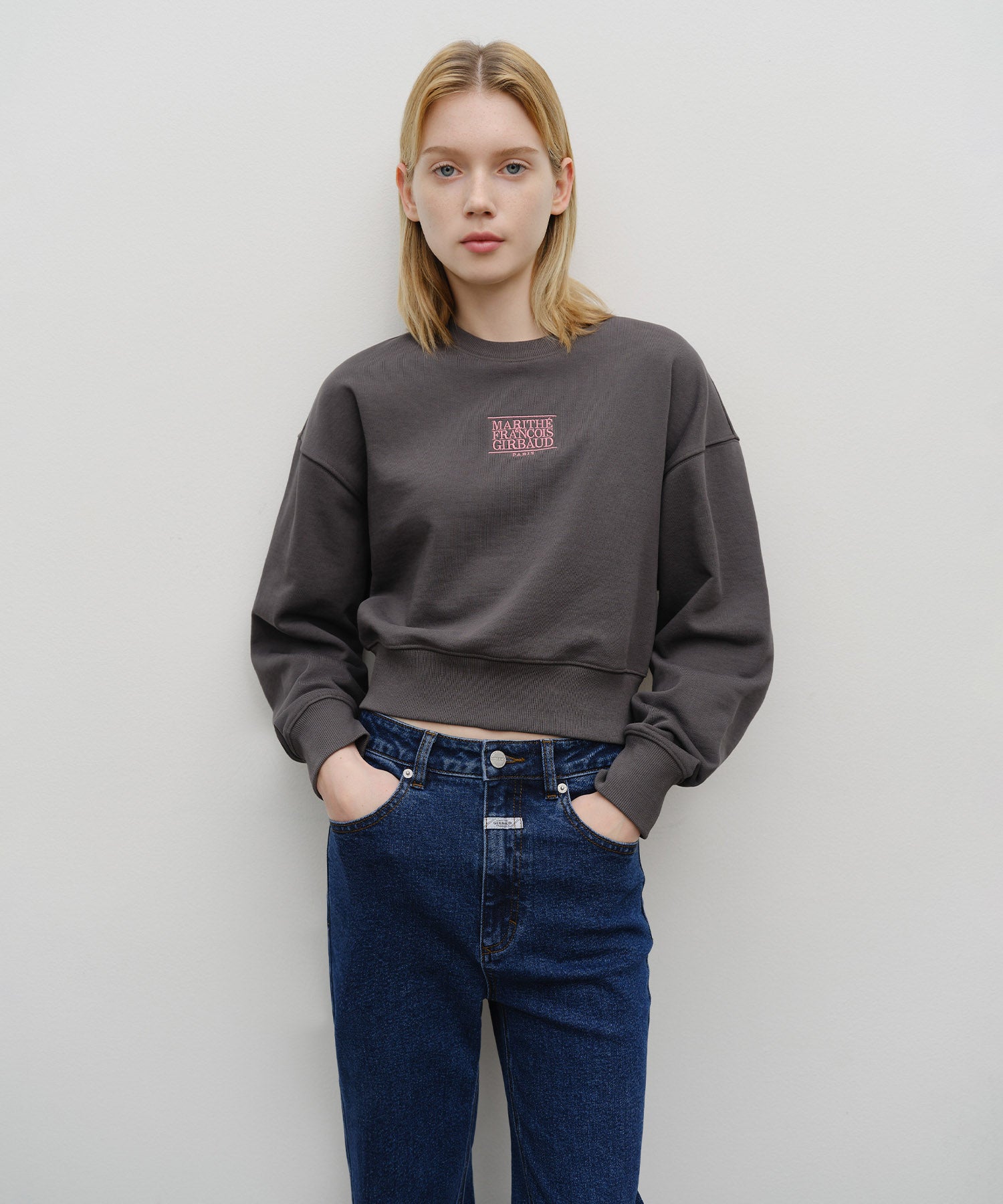 W SMALL CLASSIC LOGO CROP SWEATSHIRT