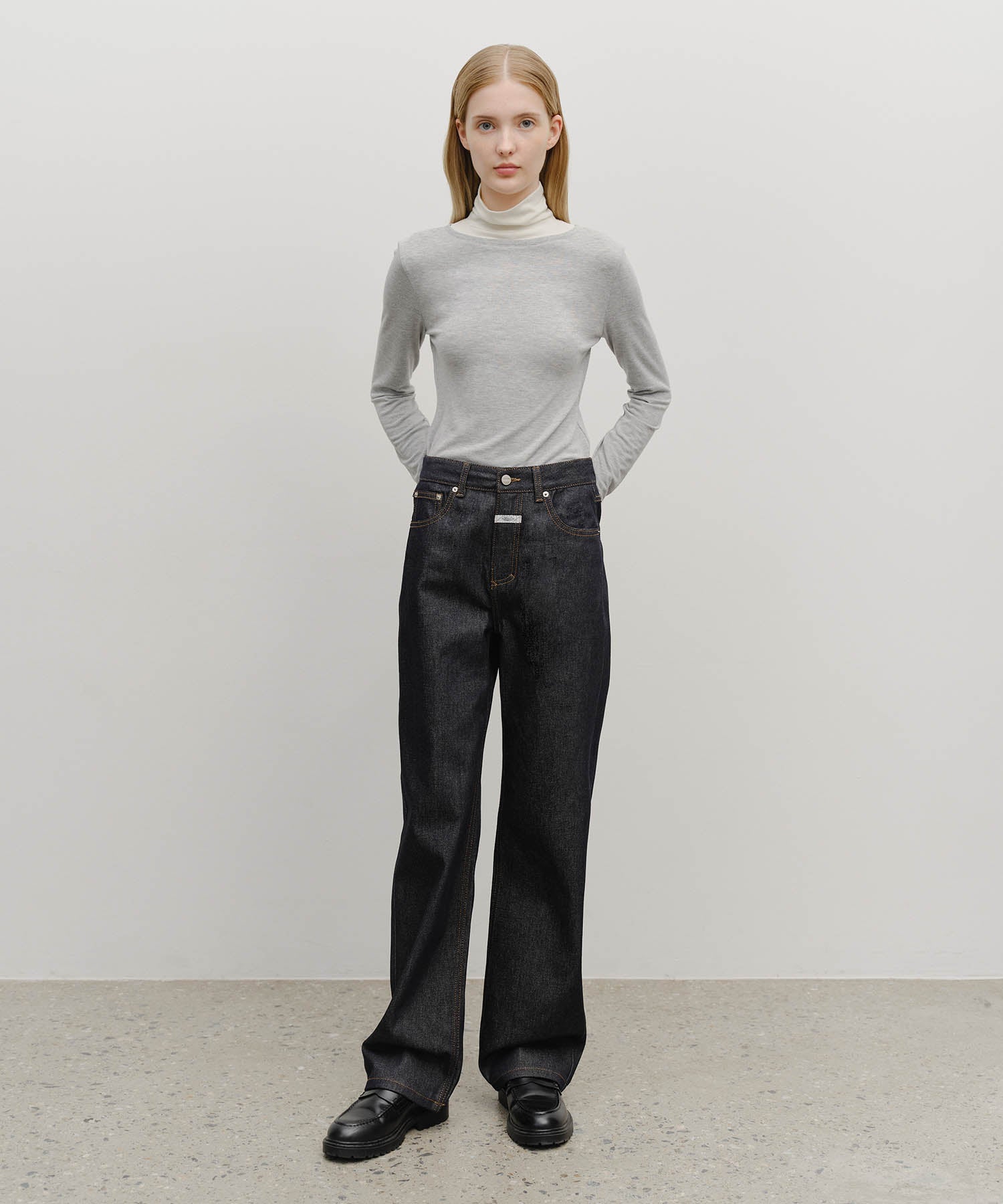 W STRAIGHT FIT RAW DENIM PANTS