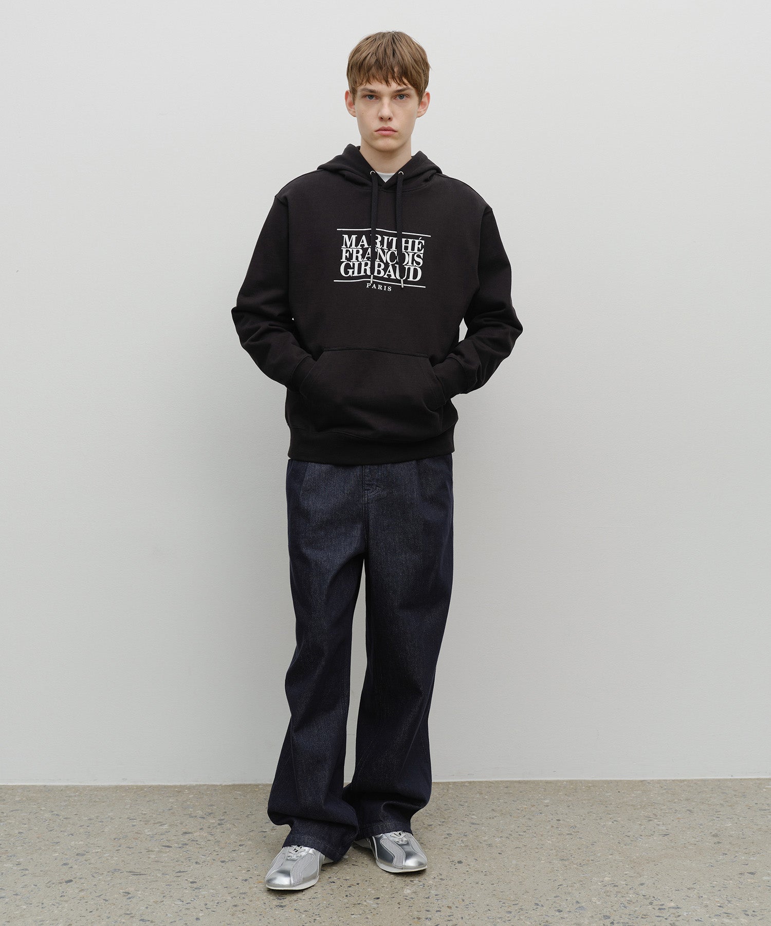 CLASSIC LOGO HOODIE