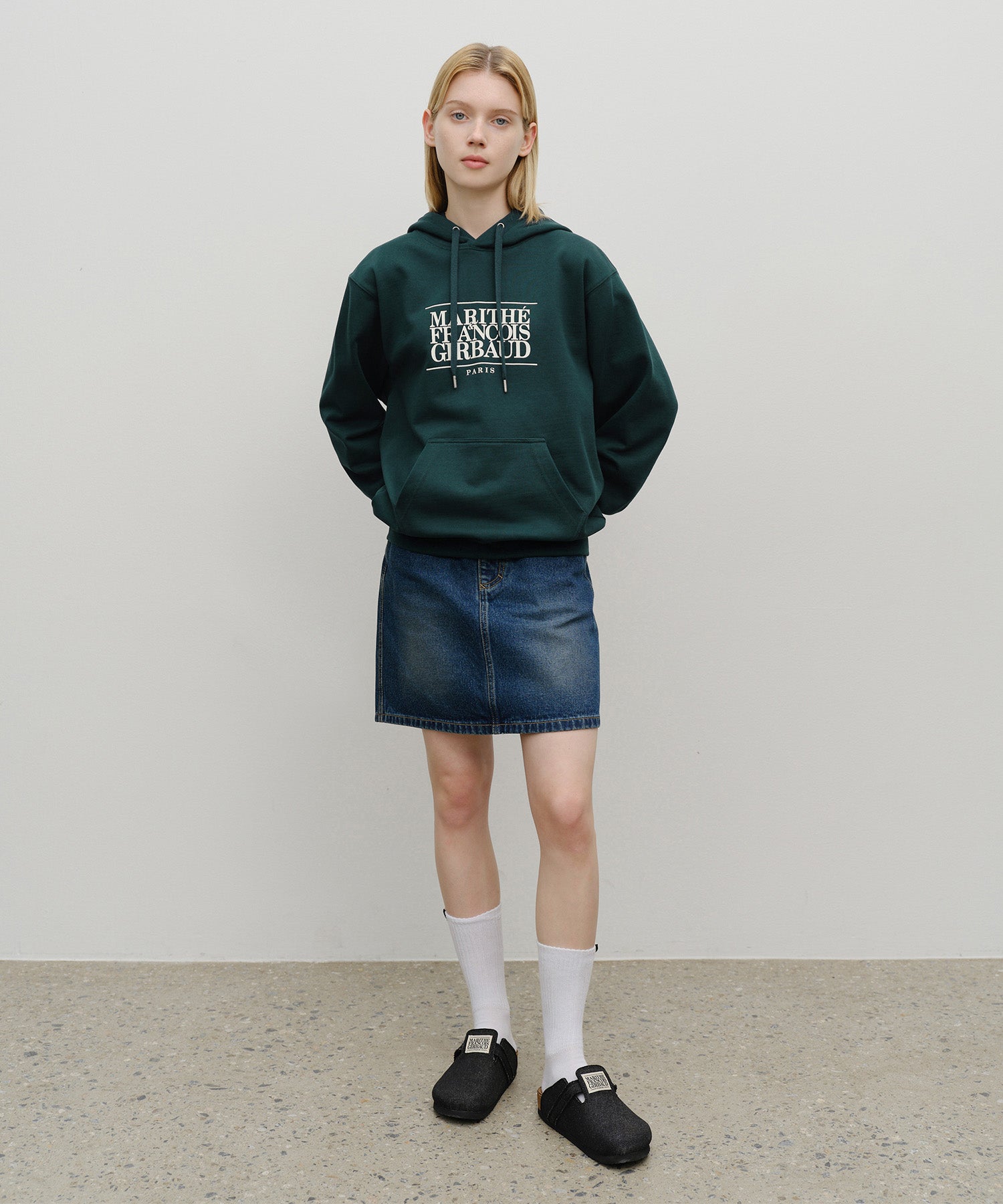 CLASSIC LOGO HOODIE