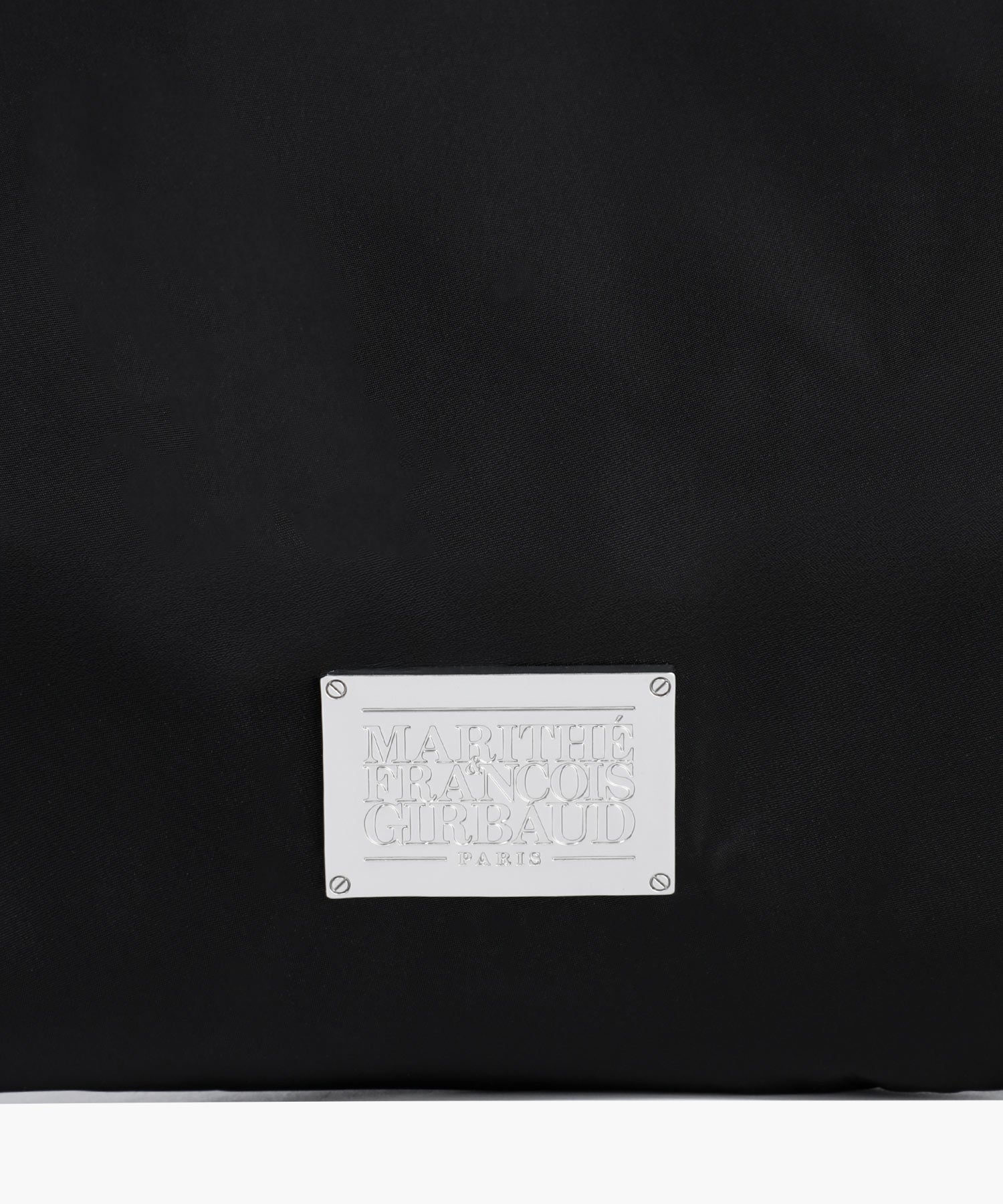 CLASSIC LOGO ROUND SHOULDER BAG
