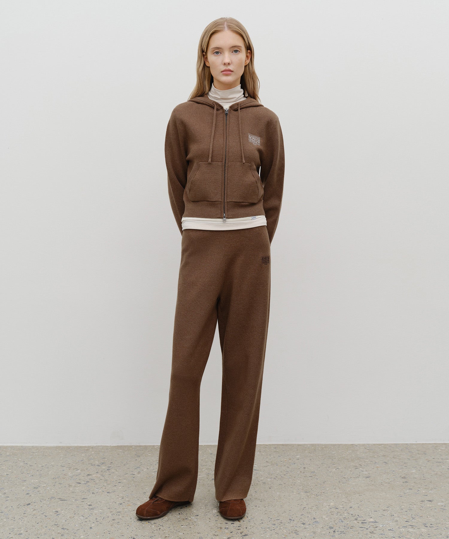 W CLASSIC LOGO CROP KNIT HOODIE ZIPUP