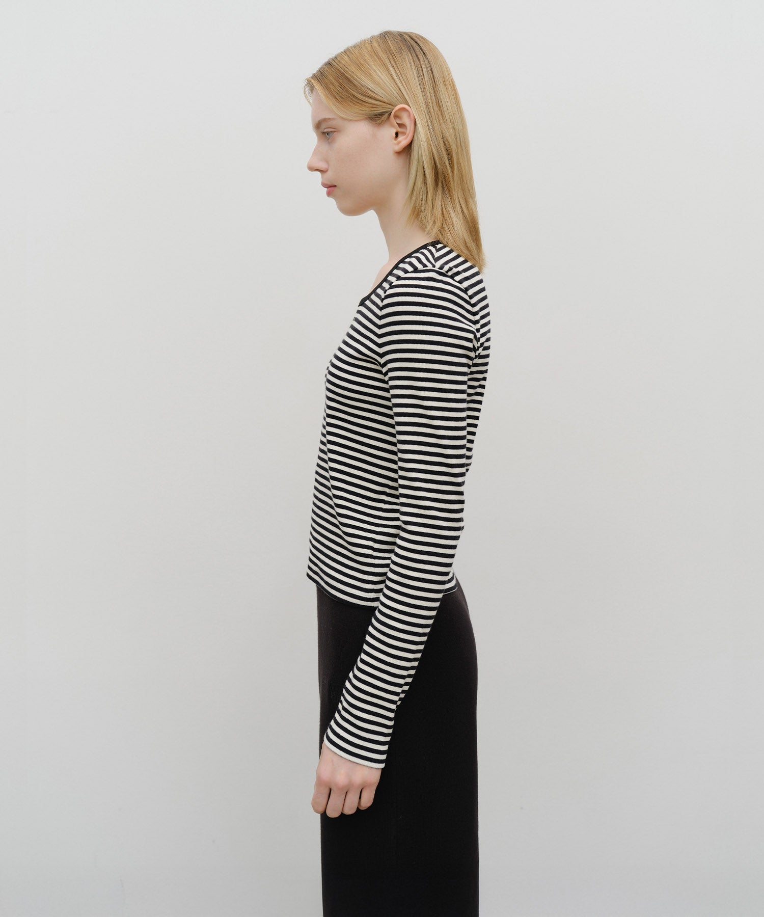 W DEEP NECK LONG SLEEVE