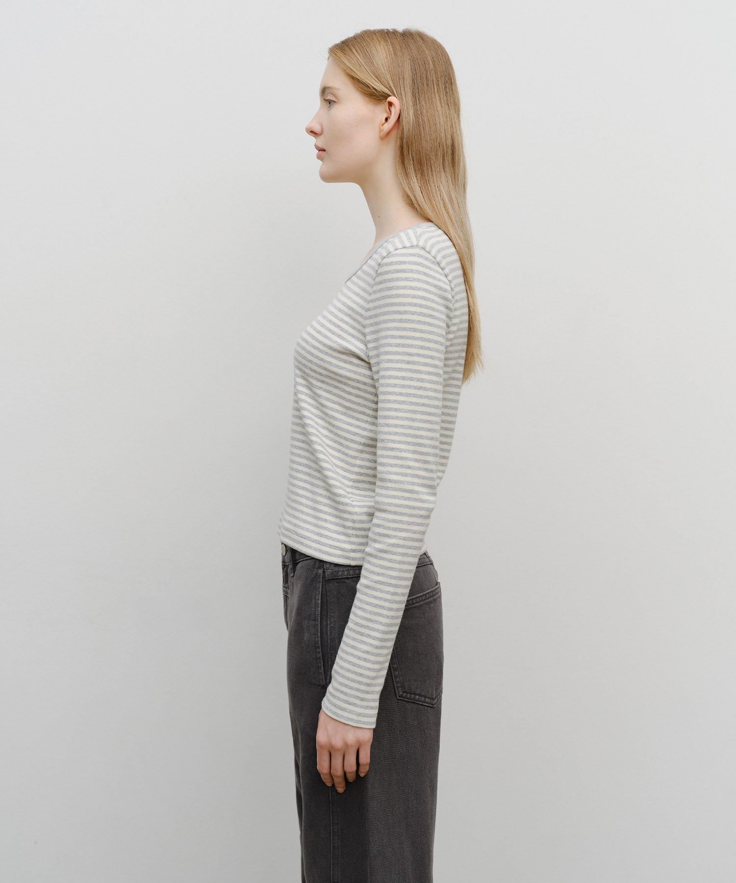 W DEEP NECK LONG SLEEVE