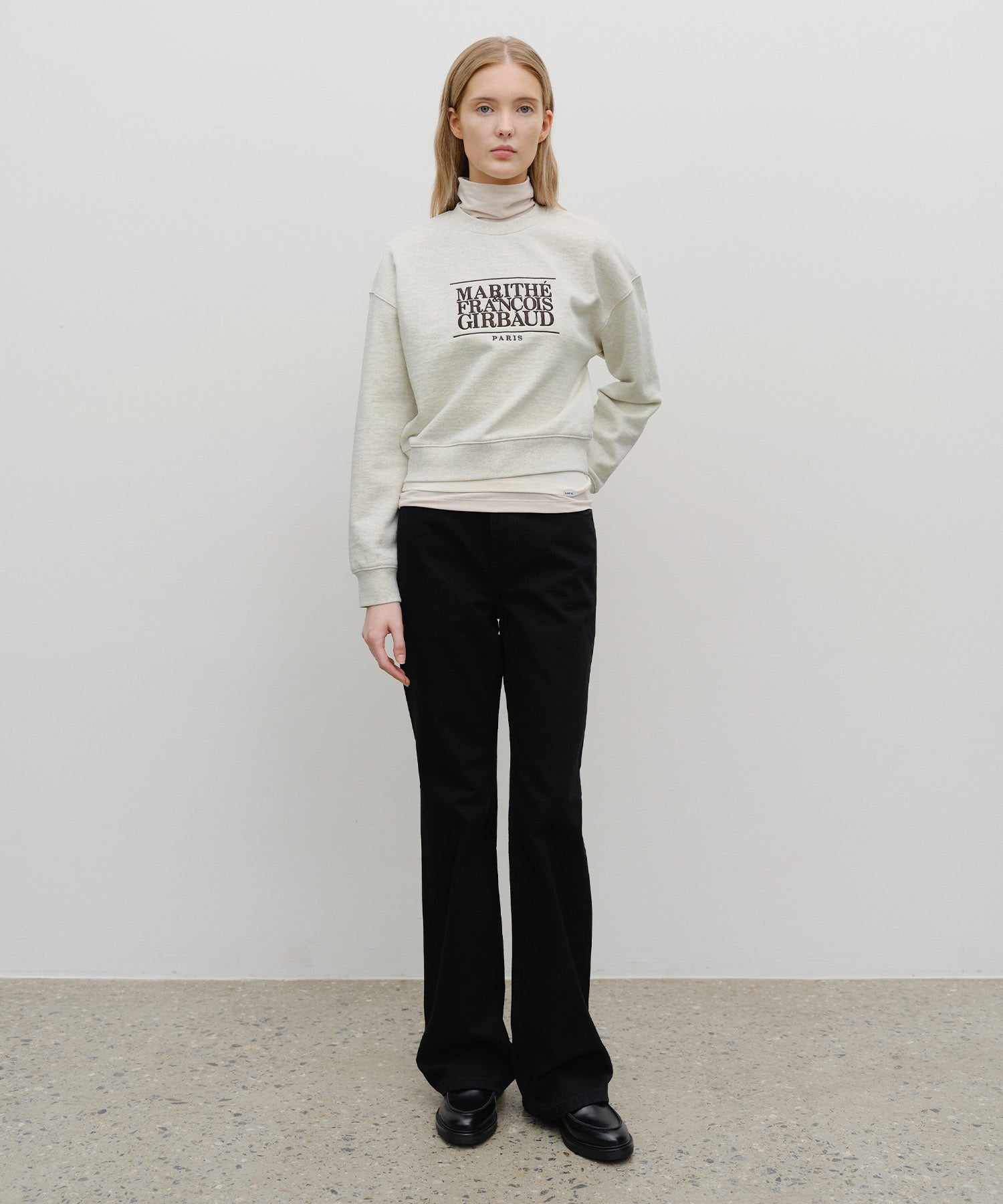W CLASSIC LOGO CROP SWEATSHIRT
