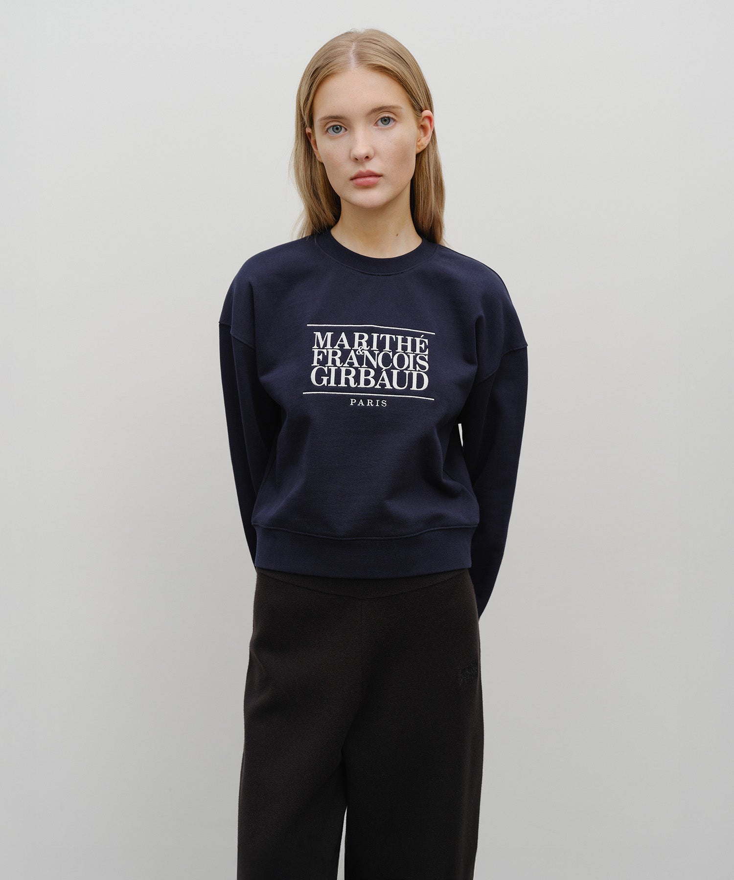 W CLASSIC LOGO CROP SWEATSHIRT