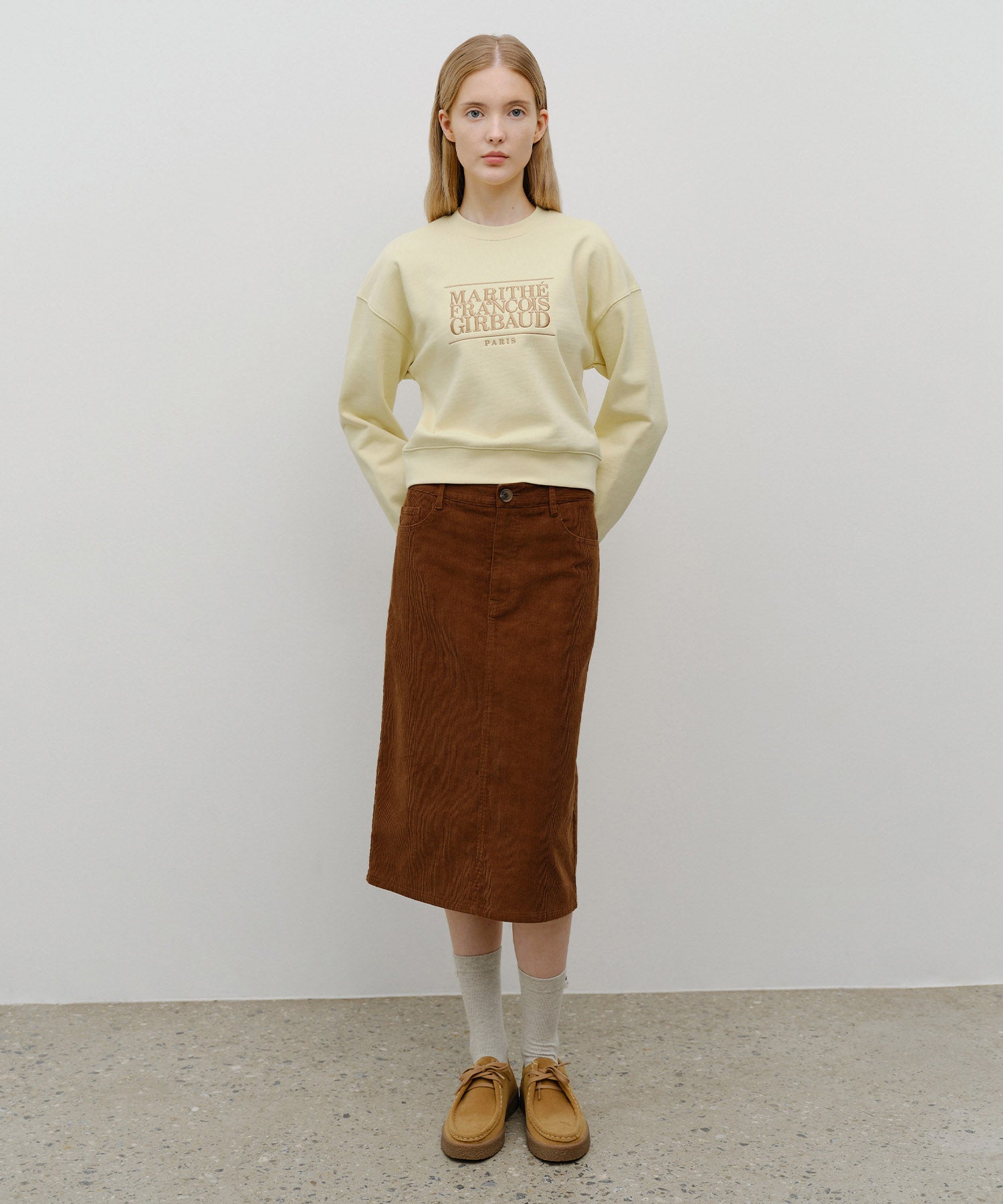W CLASSIC LOGO CROP SWEATSHIRT