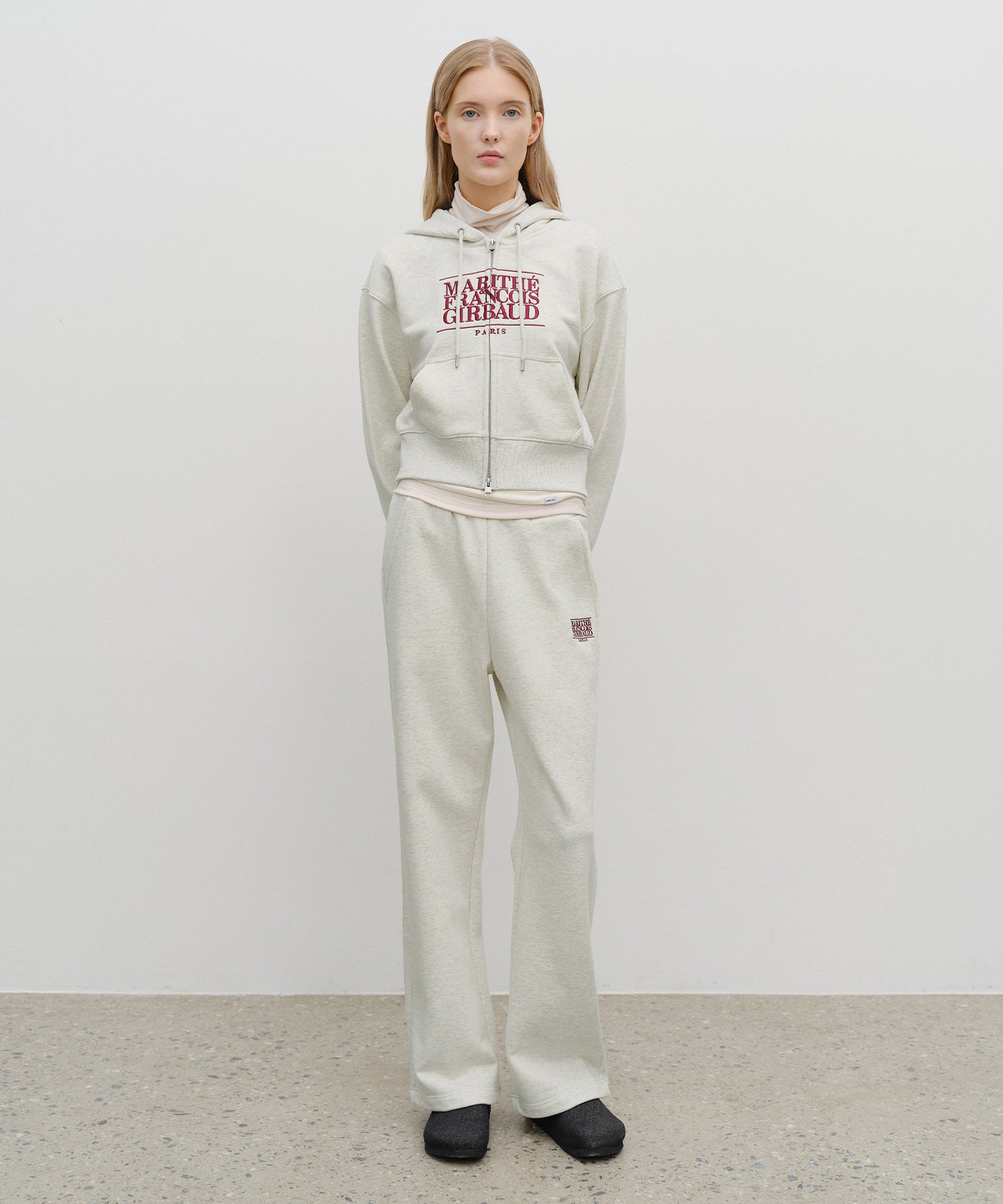 W EMBROIDERY CLASSIC LOGO SWEAT PANTS