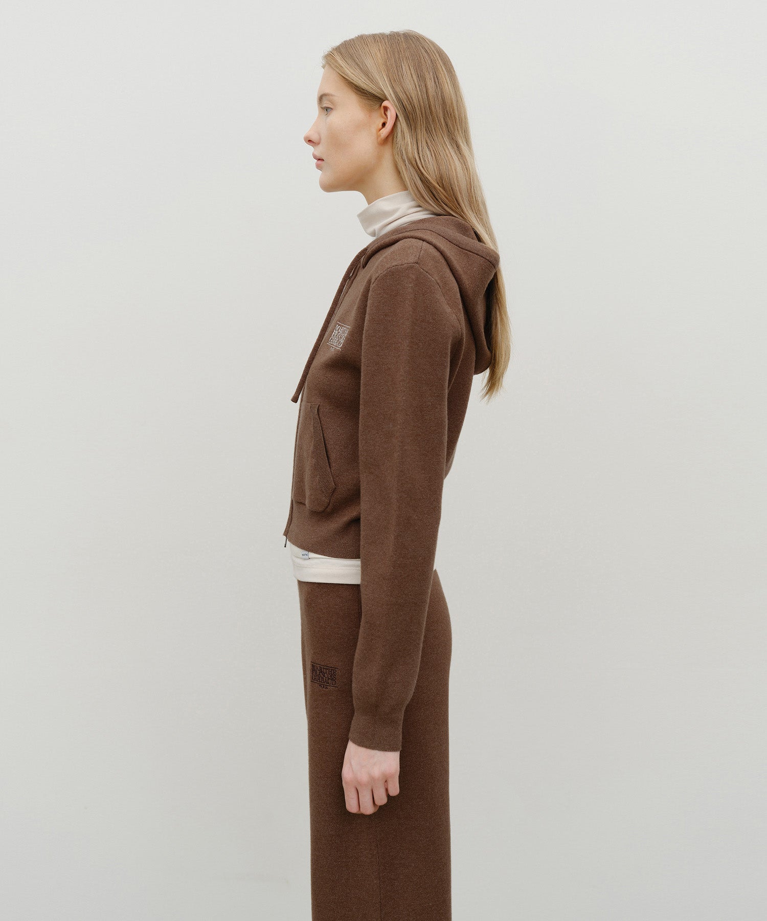 W CLASSIC LOGO CROP KNIT HOODIE ZIPUP