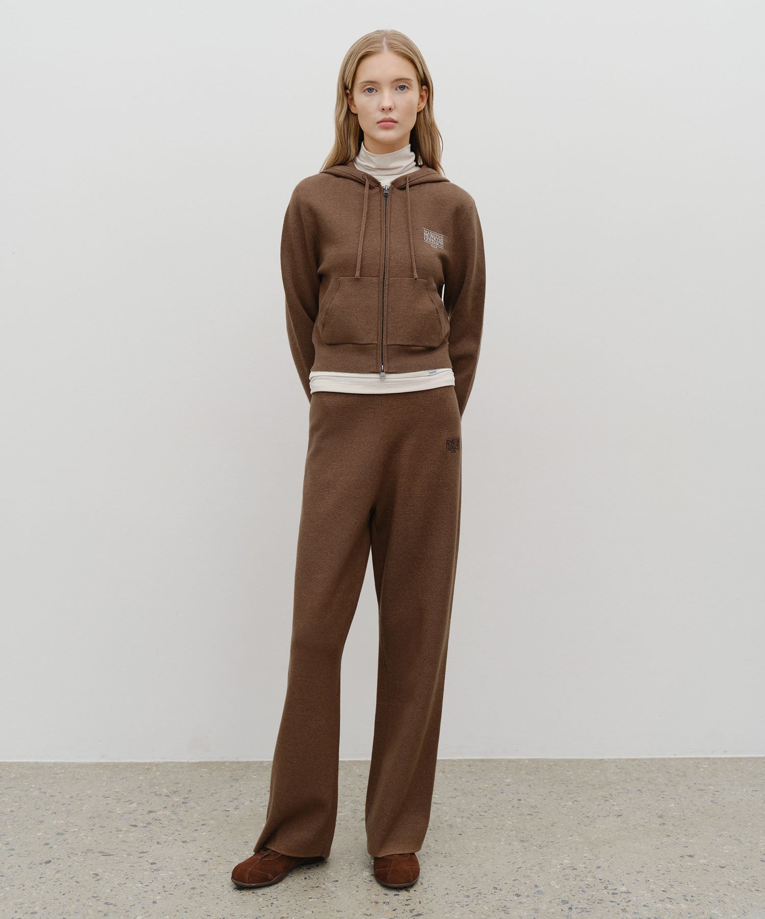 W CLASSIC LOGO KNIT PANTS