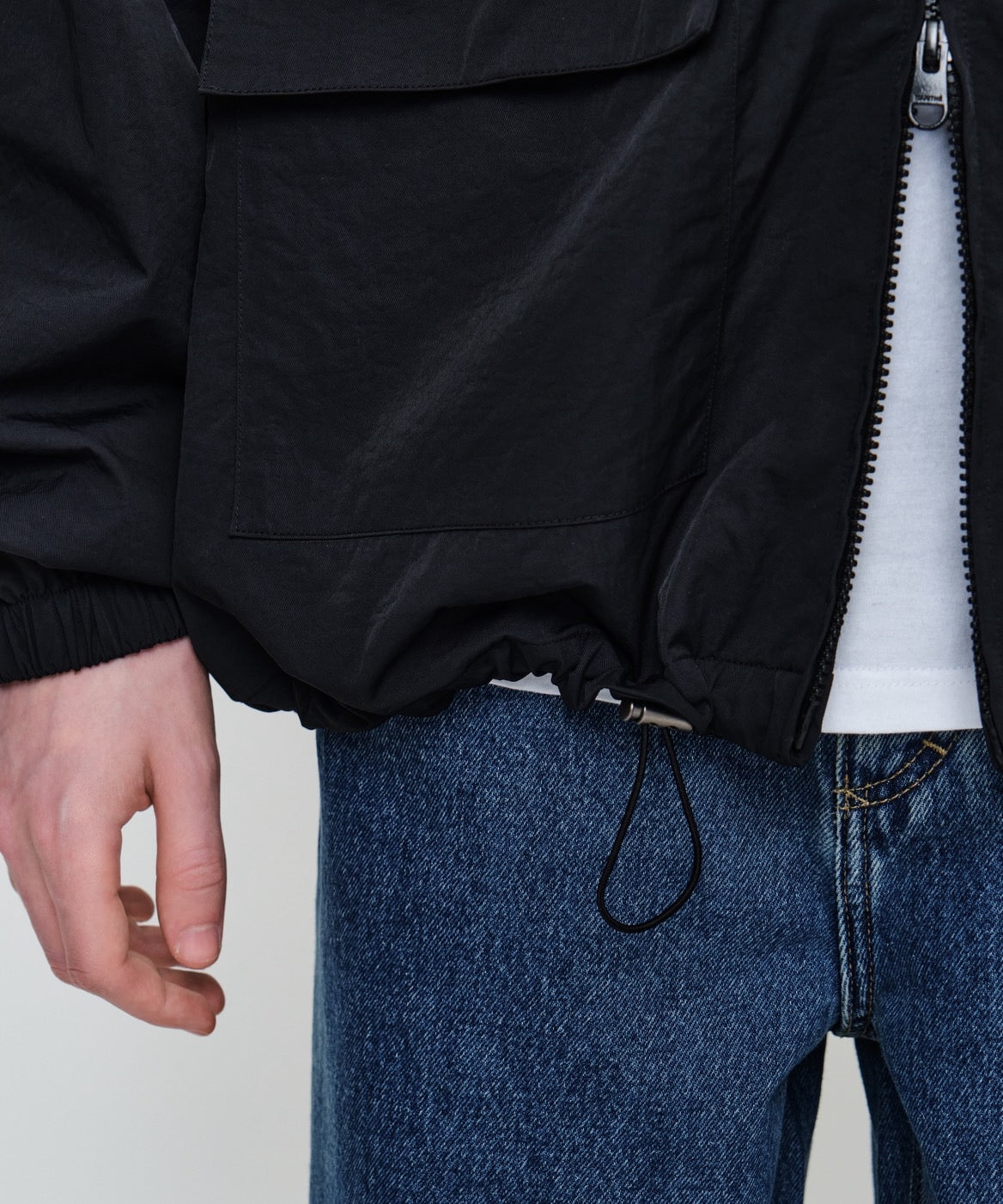 OUTPOCKET HOODED WIND JACKET