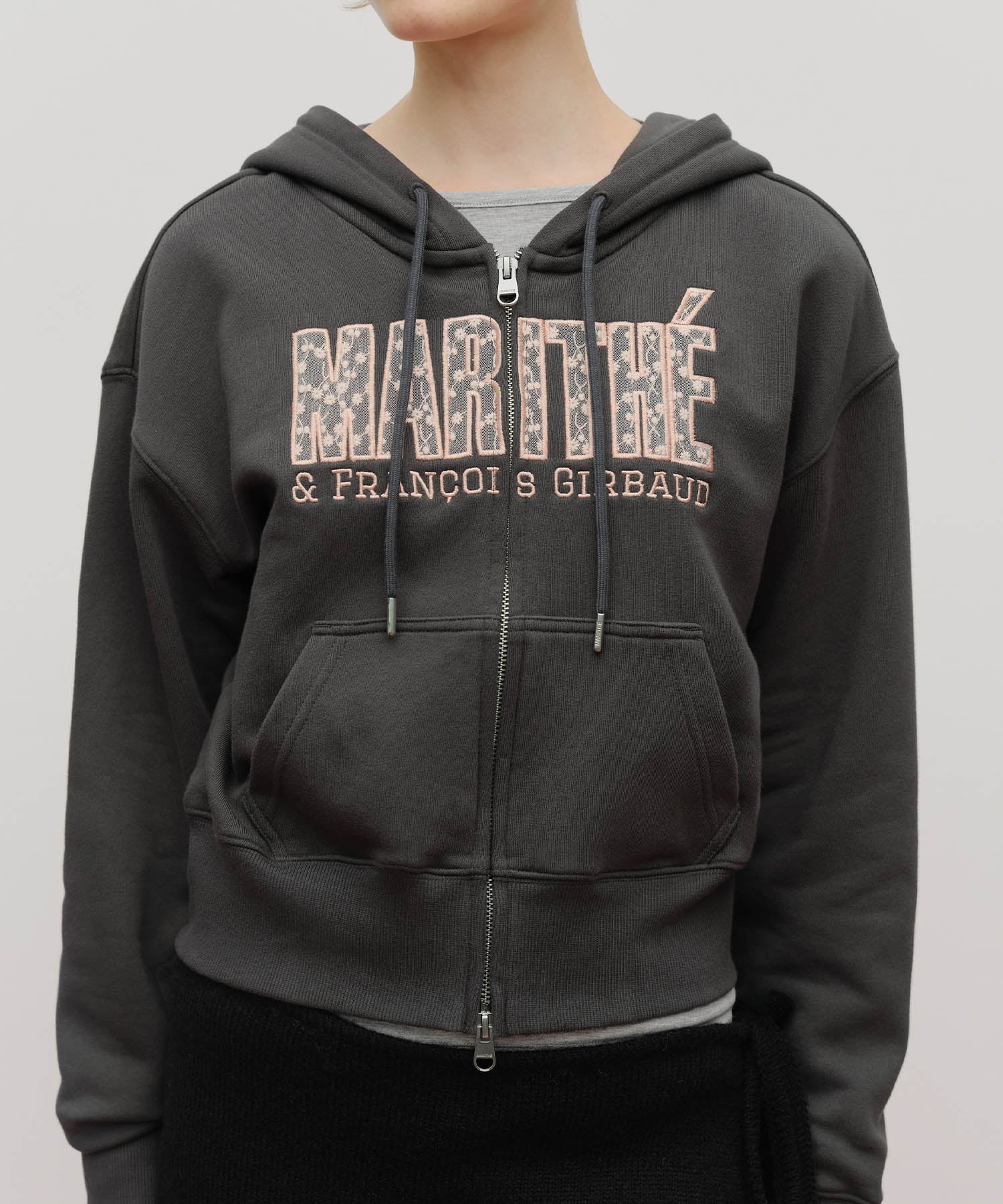 W LACE APPLIQUE CROP HOODIE ZIPUP
