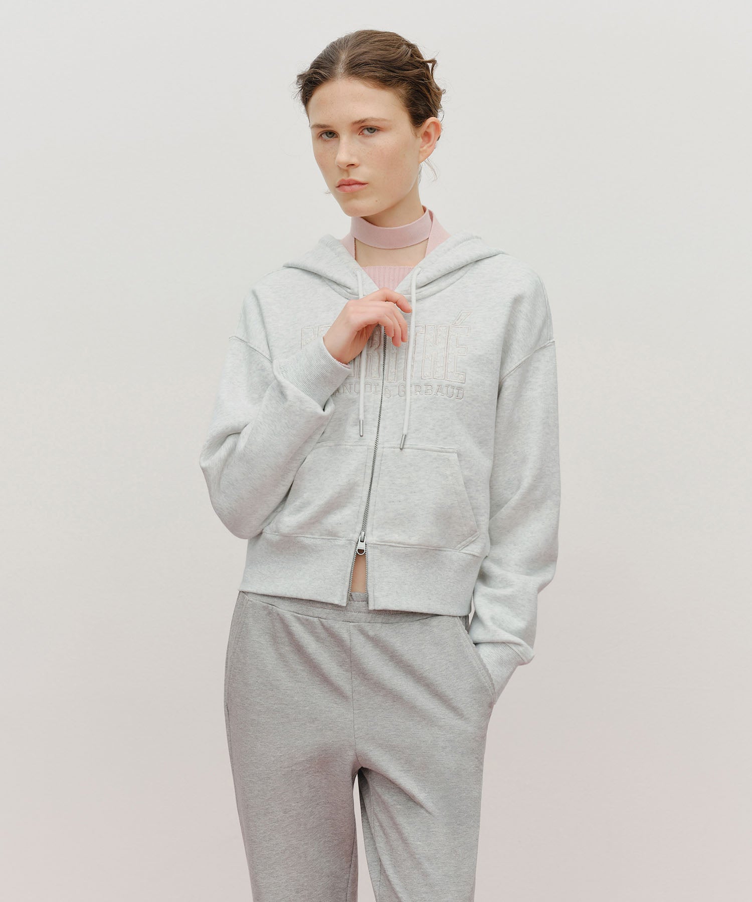 W LACE APPLIQUE CROP HOODIE ZIPUP