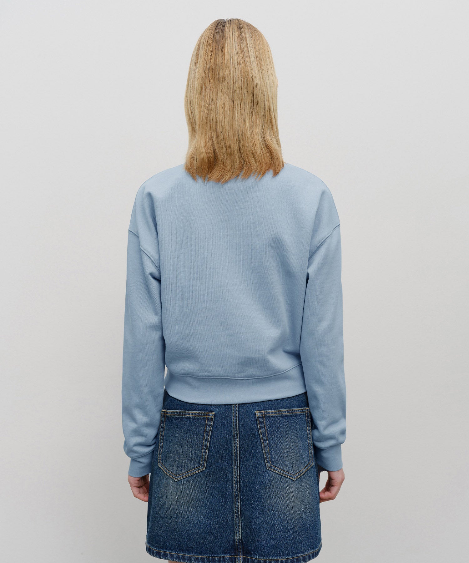 W CLASSIC LOGO CROP SWEATSHIRT