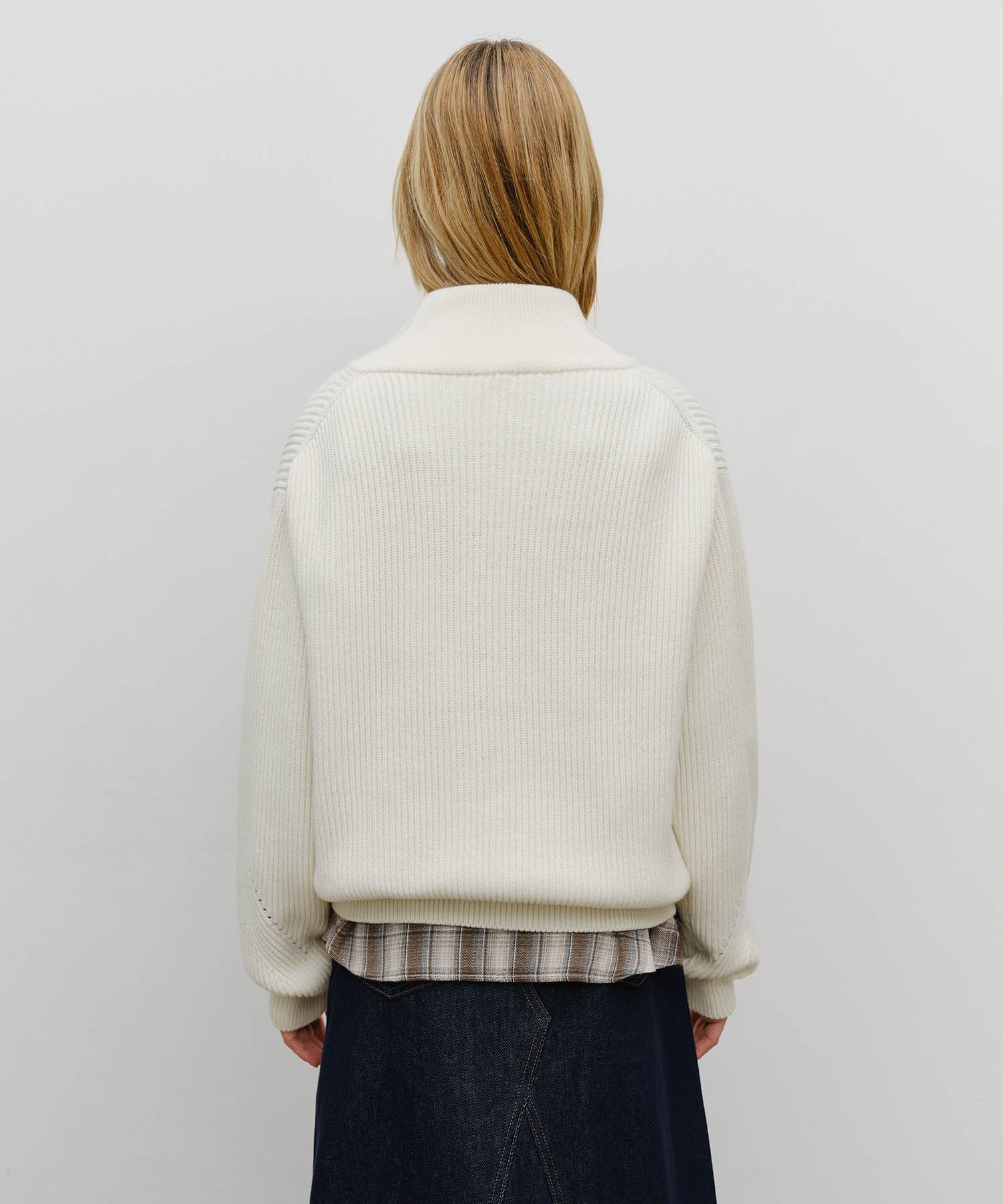 HALF NECK ZIPUP KNIT