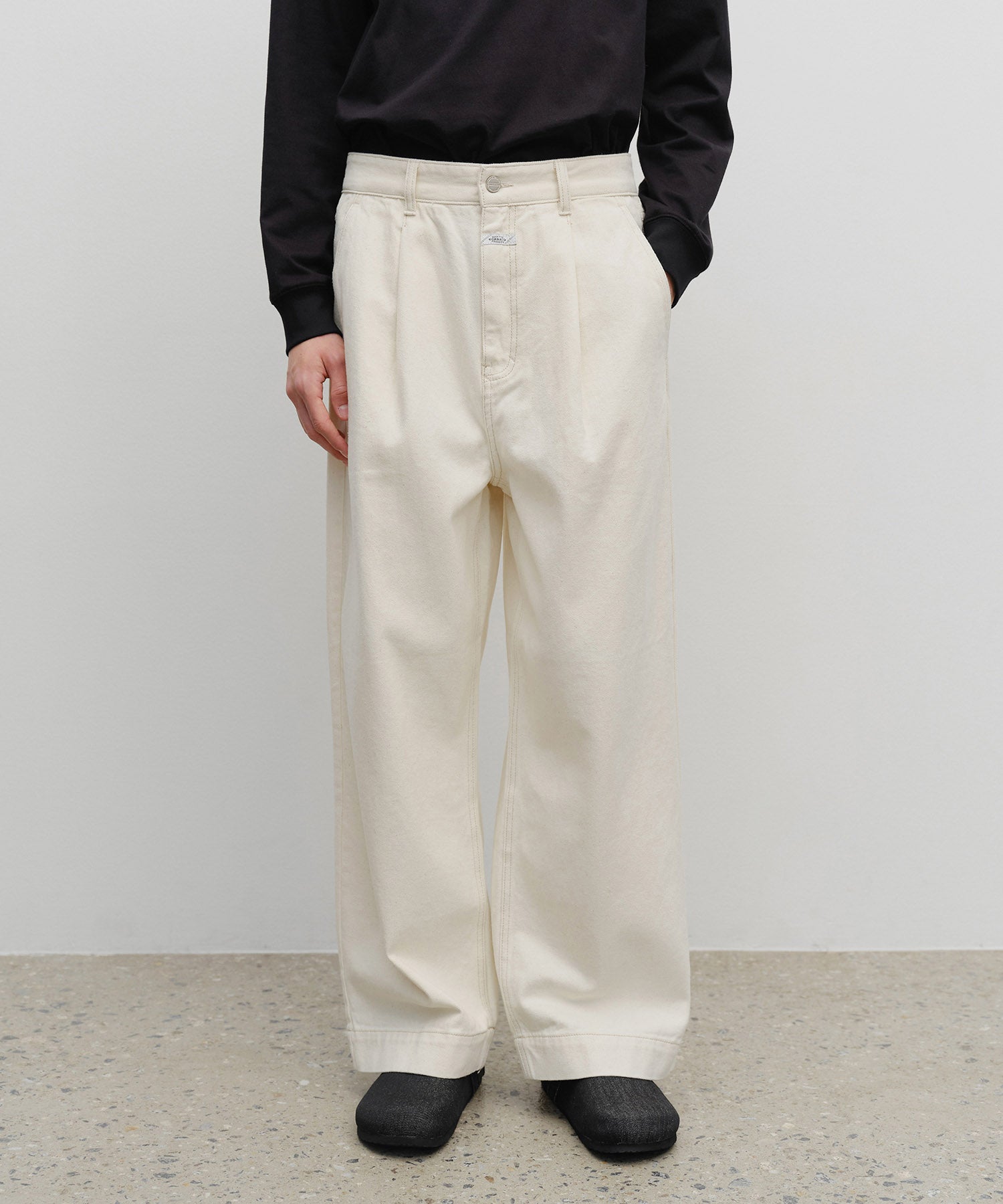 M LOW-WAIST TUCK WIDE DENIM PANTS