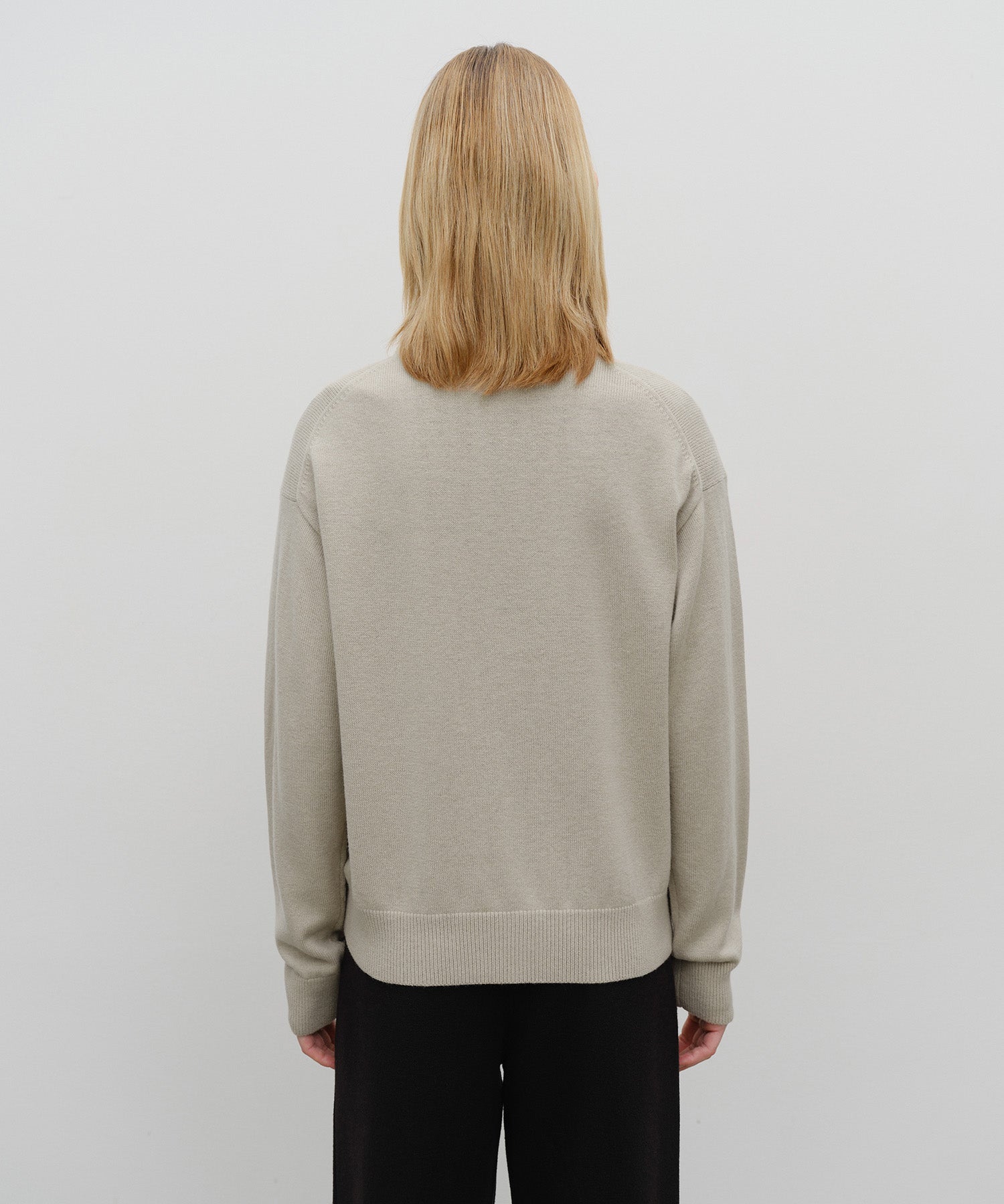 BASIC ROUND NECK CARDIGAN (発送予定: 2025年12月上旬〜)