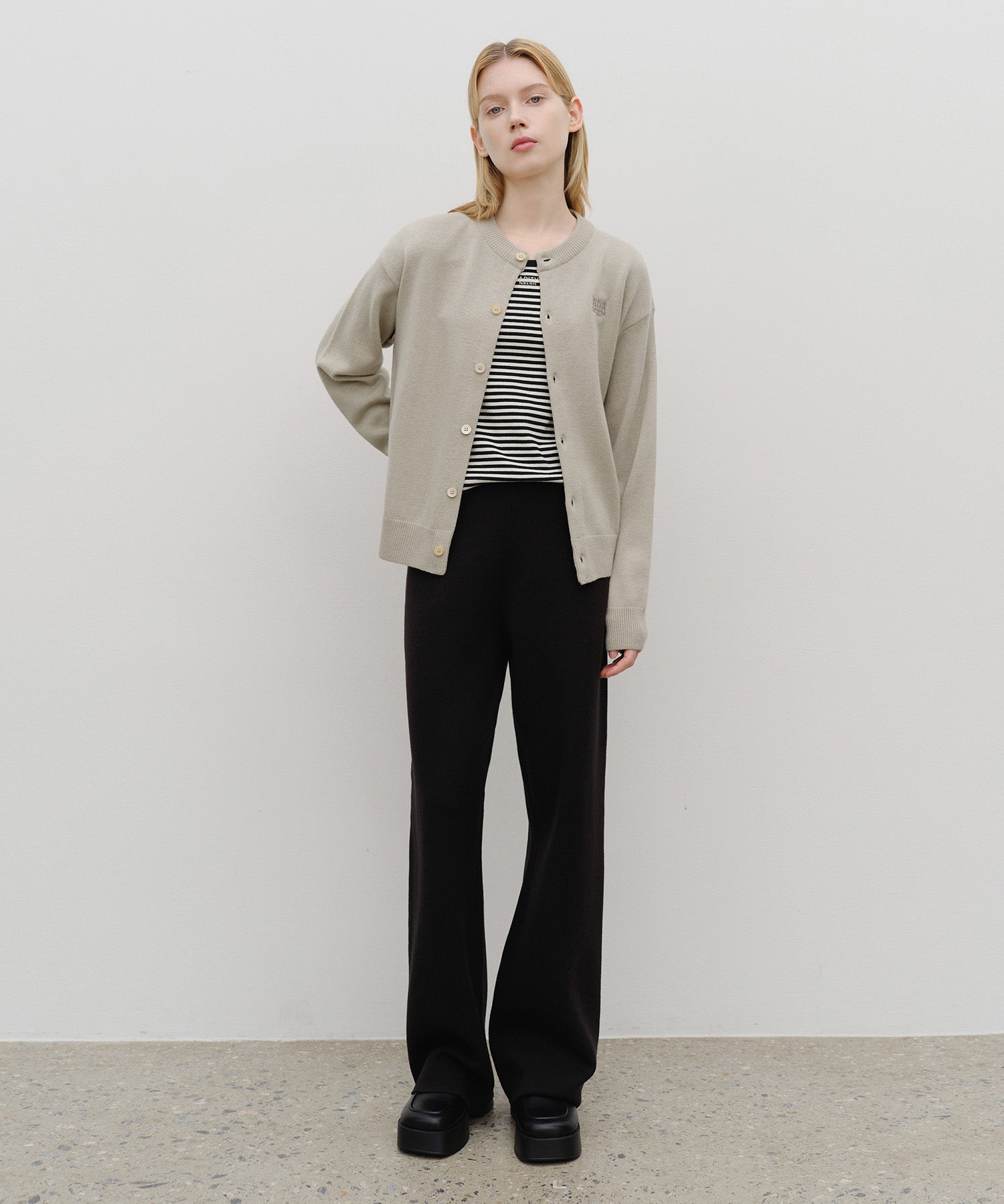 BASIC ROUND NECK CARDIGAN (発送予定: 2025年12月上旬〜)