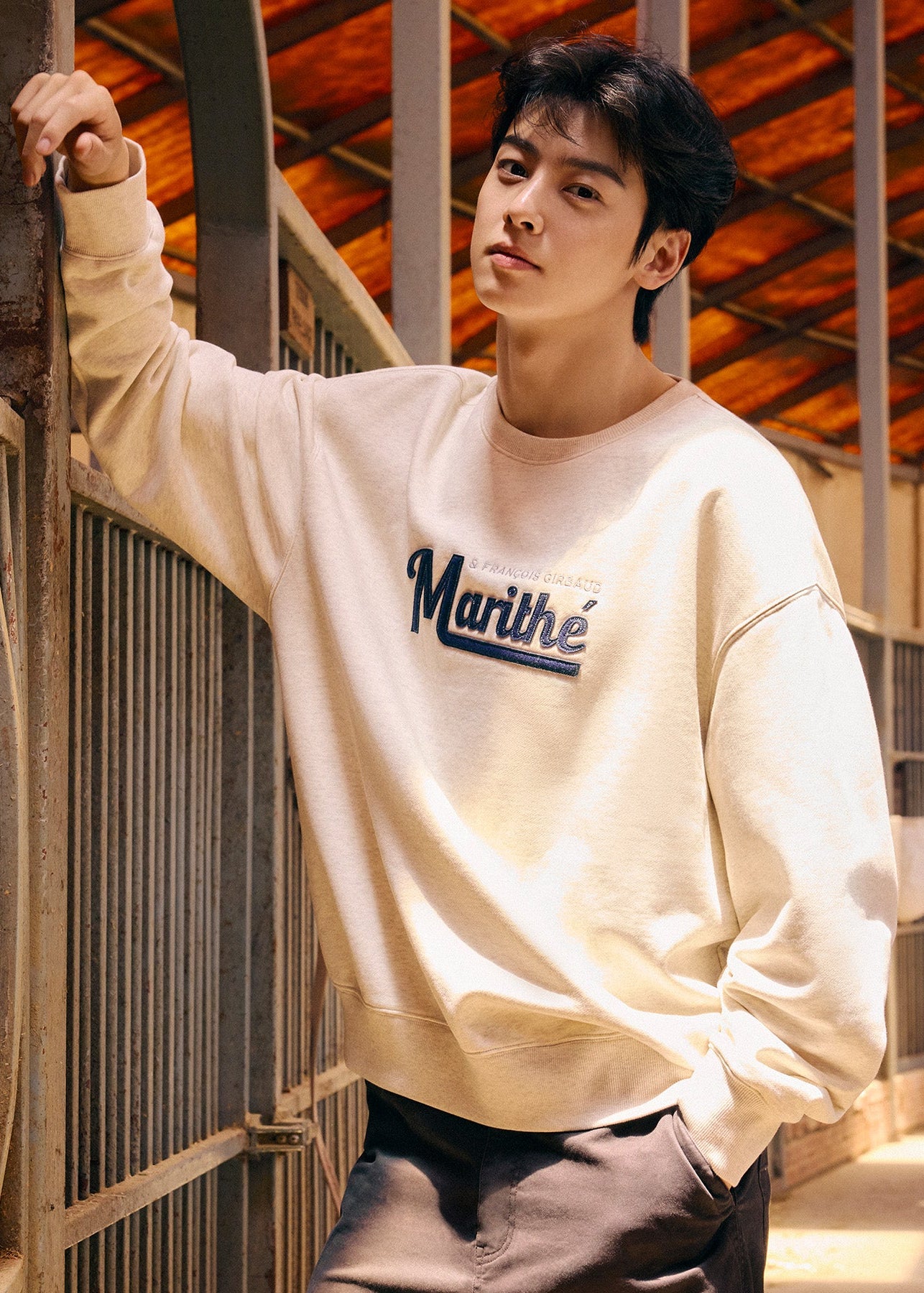 APPLIQUE LOGO OVERSIZED SWEATSHIRT (BRUSHED)