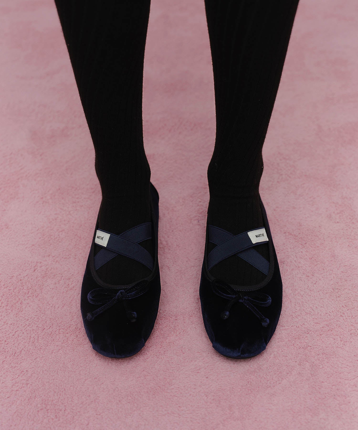 W CROSS BANDING VELVET FLAT SHOES