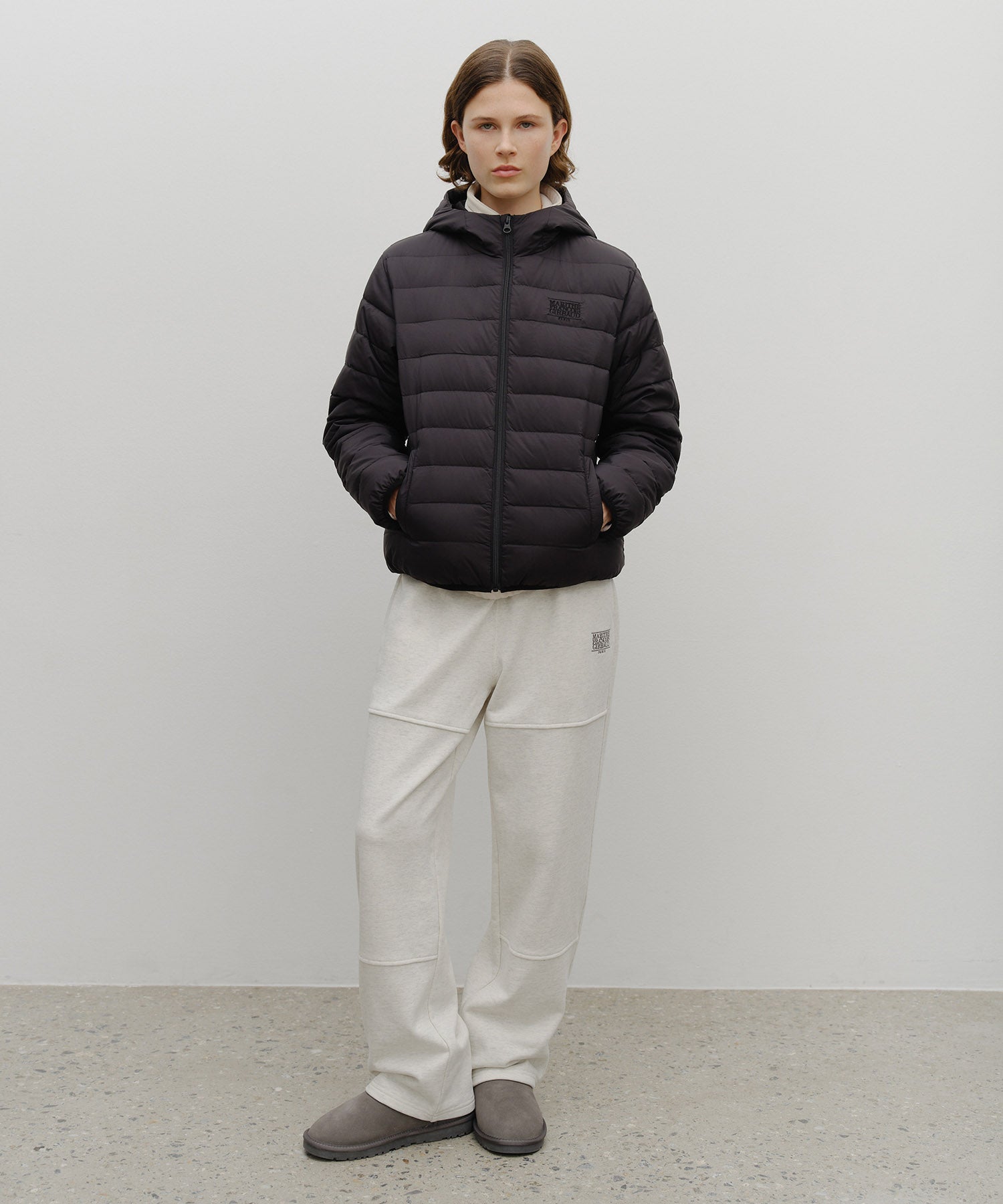 CLASSIC LOGO HOODED LIGHT DOWN JACKET