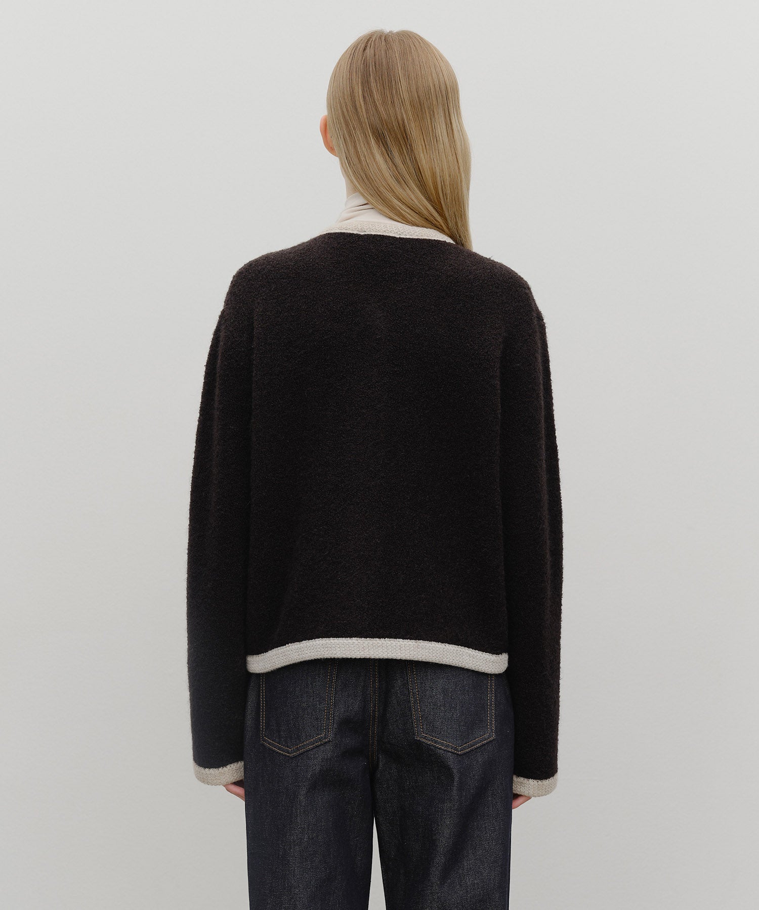 W BOUCLE KNIT ROUND NECK CARDIGAN