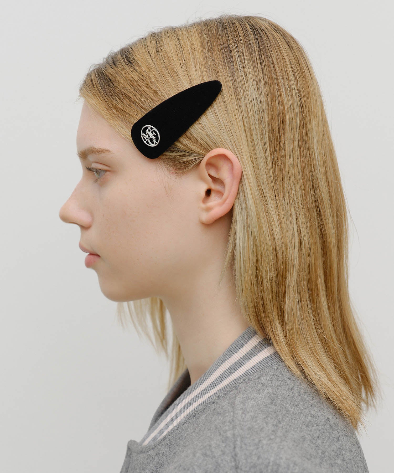 CIRCLE LOGO VELVET HAIR PIN