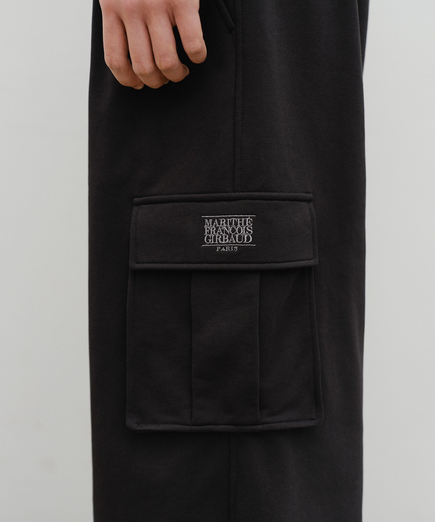 CLASSIC LOGO ONE TUCK CARGO SWEAT PANTS