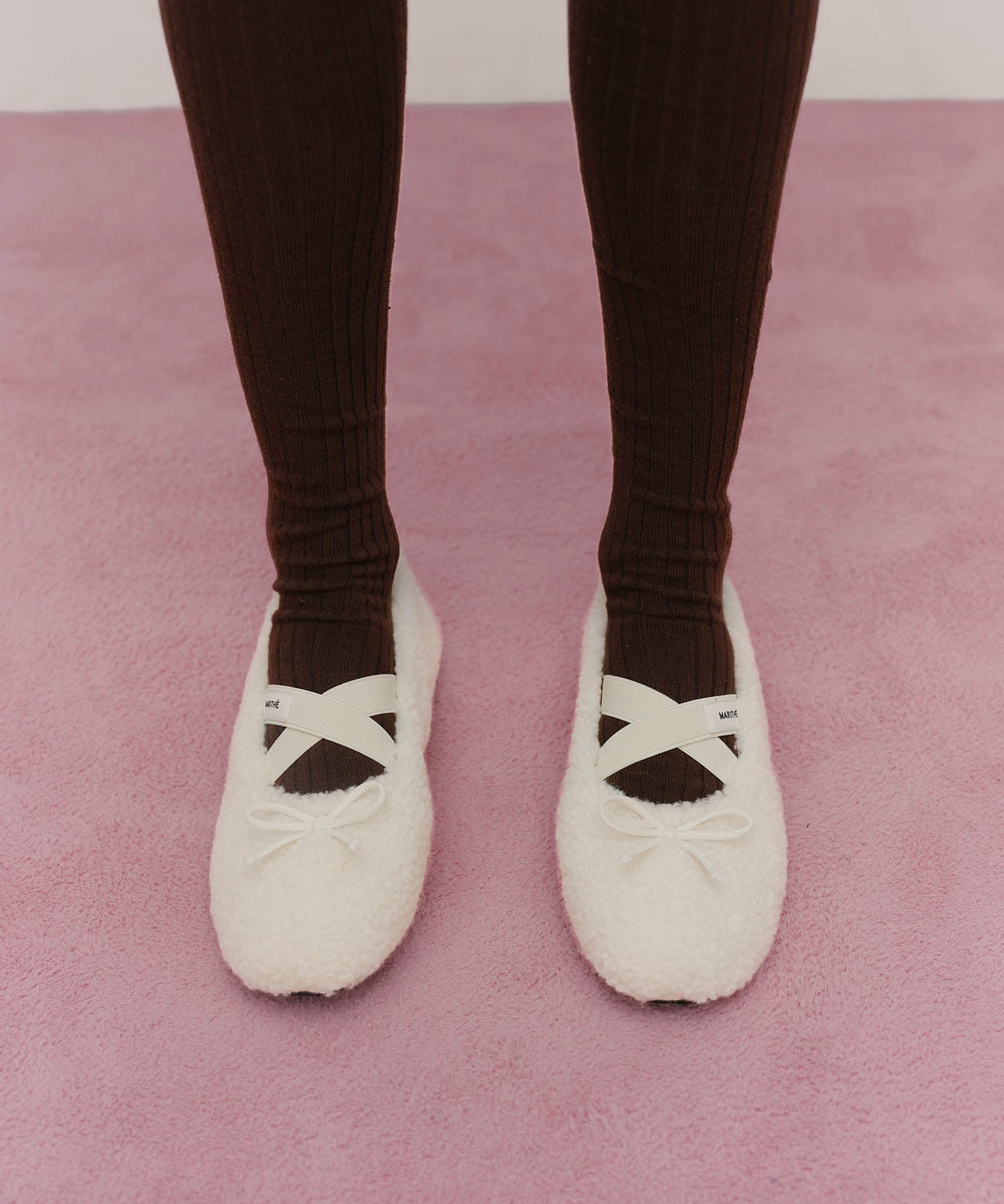 W CROSS BANDING SHEARING FLAT SHOES