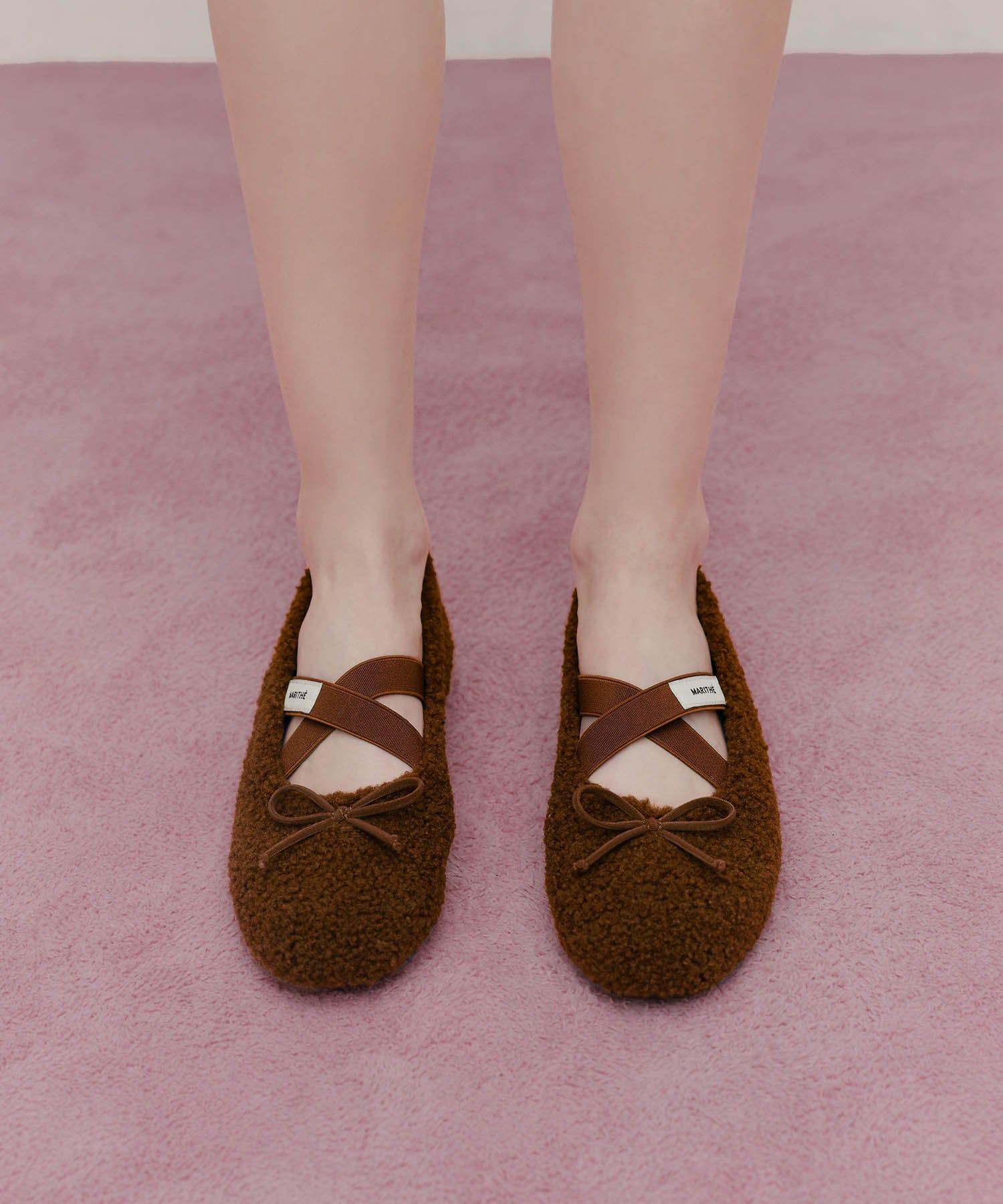 W CROSS BANDING SHEARING FLAT SHOES