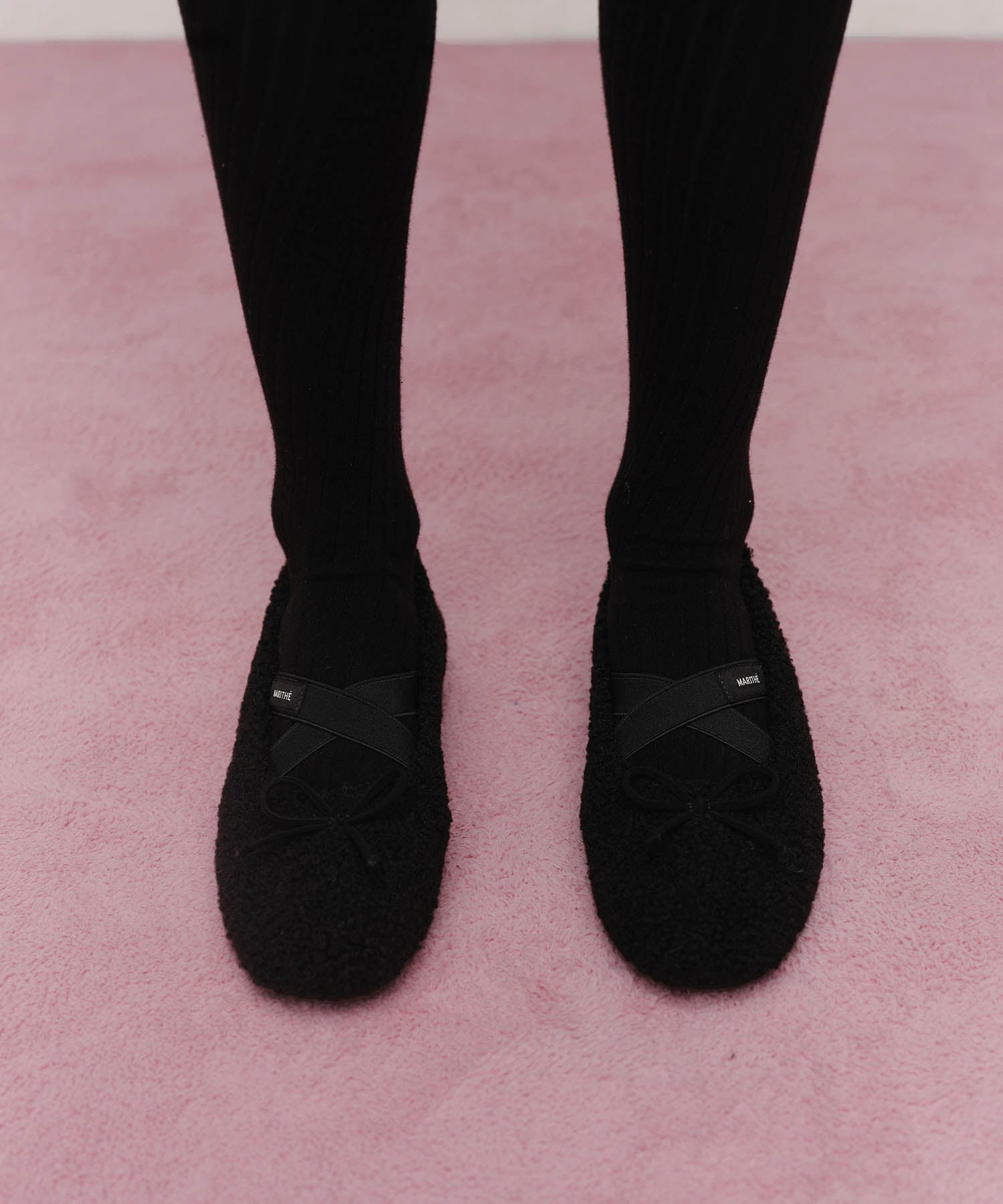 W CROSS BANDING SHEARING FLAT SHOES