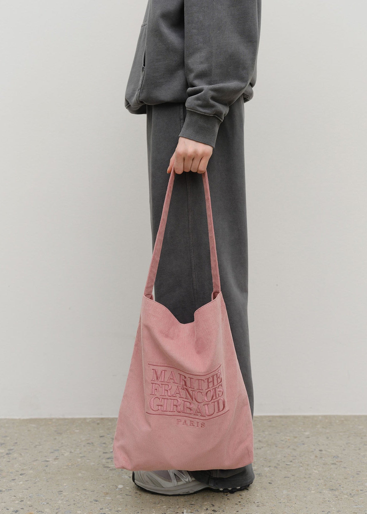 CLASSIC LOGO CORDUROY SHOULDER BAG