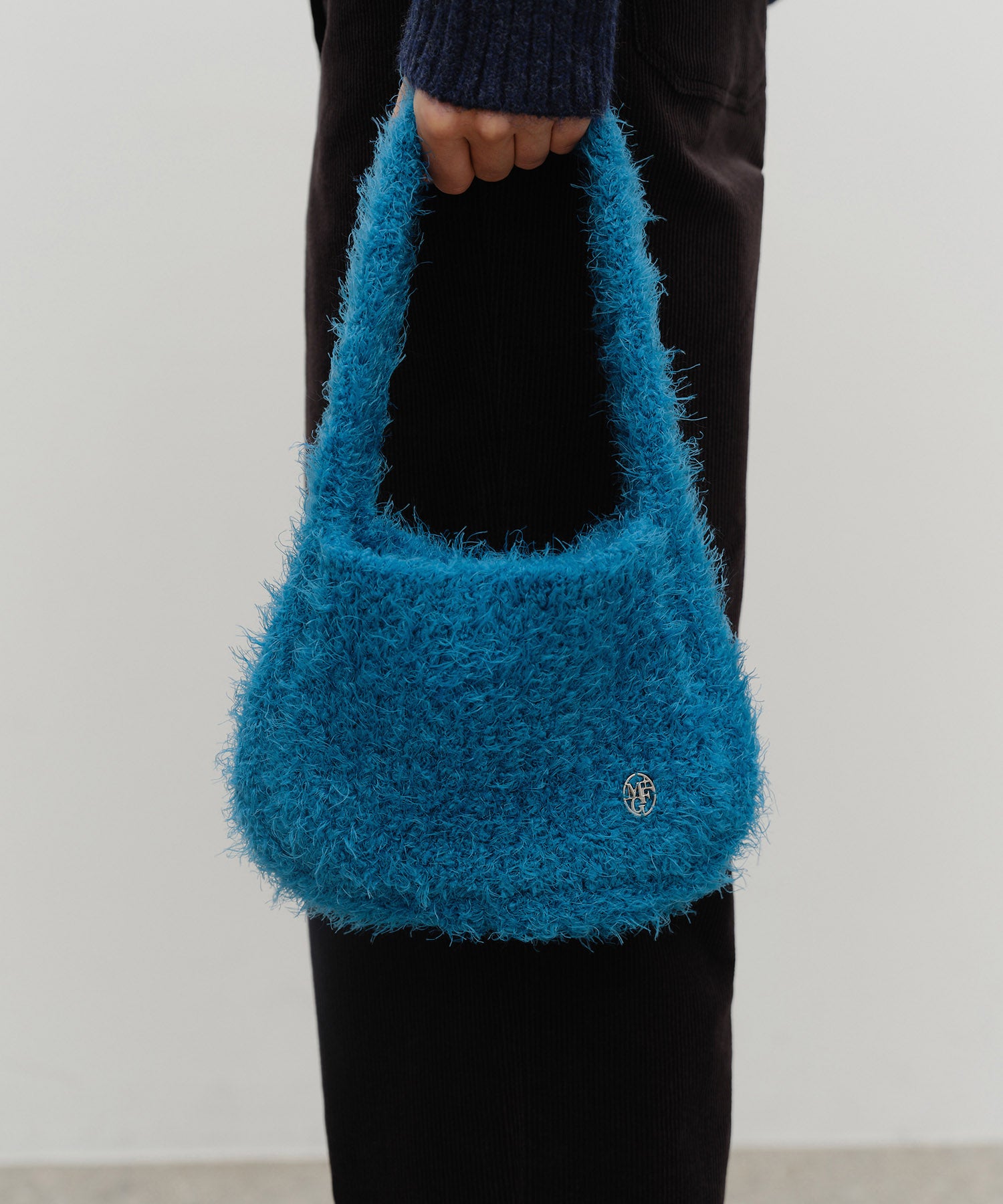 CLASSIC LOGO MINI KNIT BAG
