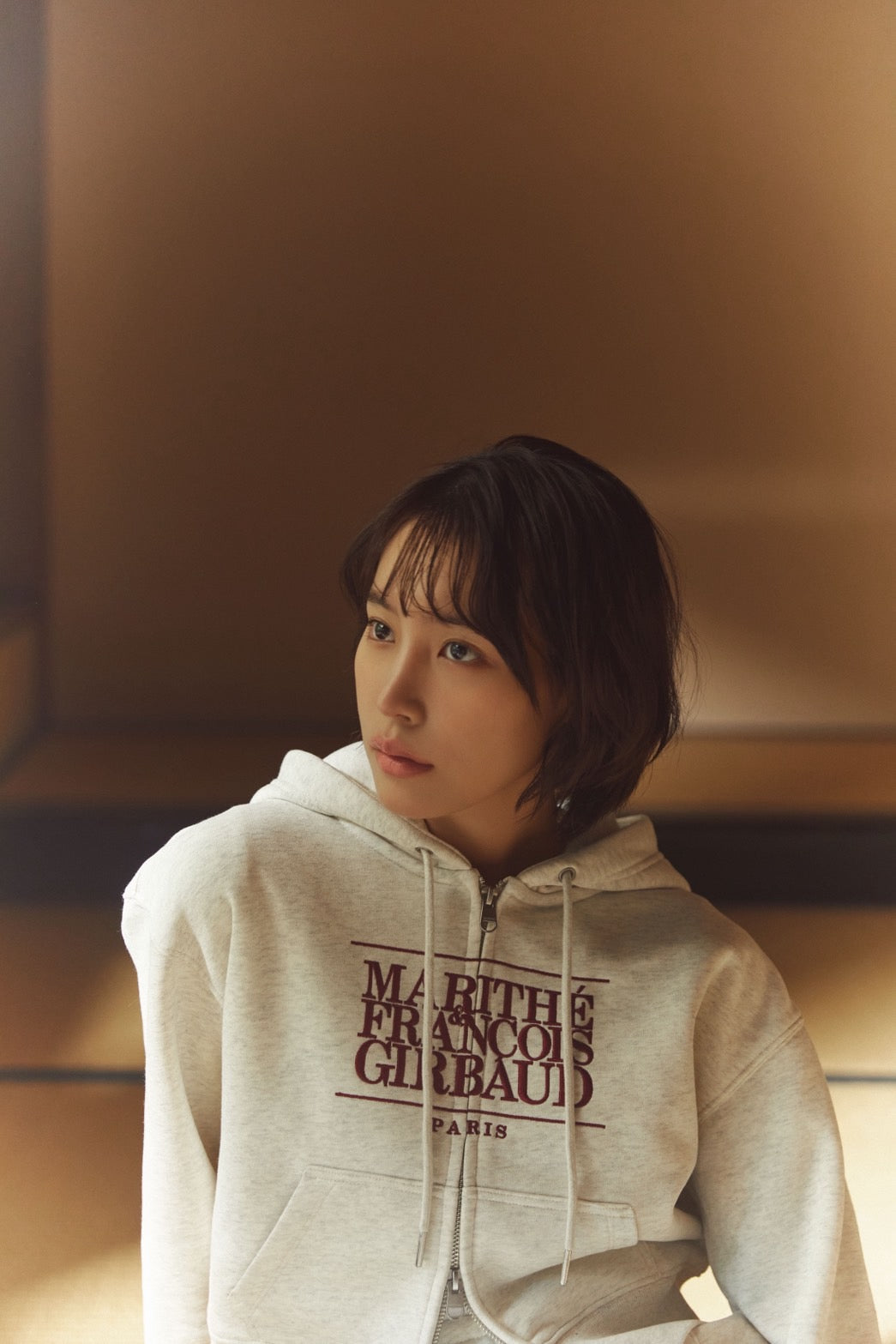 W EMBROIDERY CLASSIC LOGO CROP HOODIE ZIPUP