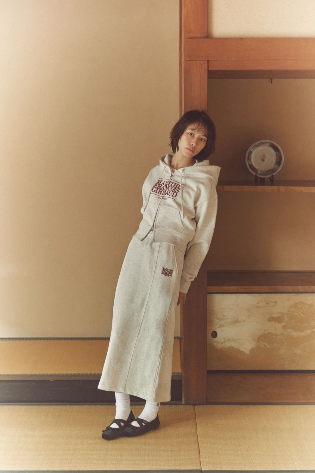 W EMBROIDERY CLASSIC LOGO CROP HOODIE ZIPUP