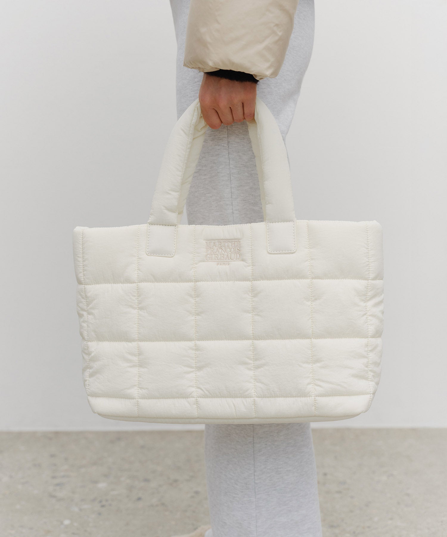 CLASSIC LOGO PADDING TOTE BAG