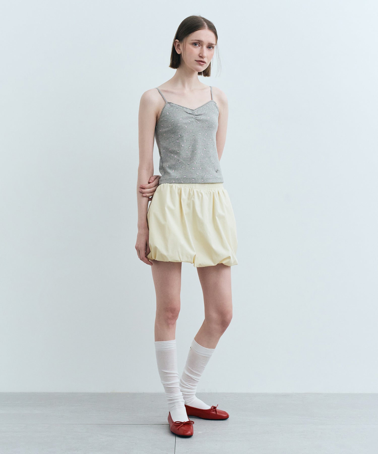 W FLOWER CROP SLEEVELESS TEE