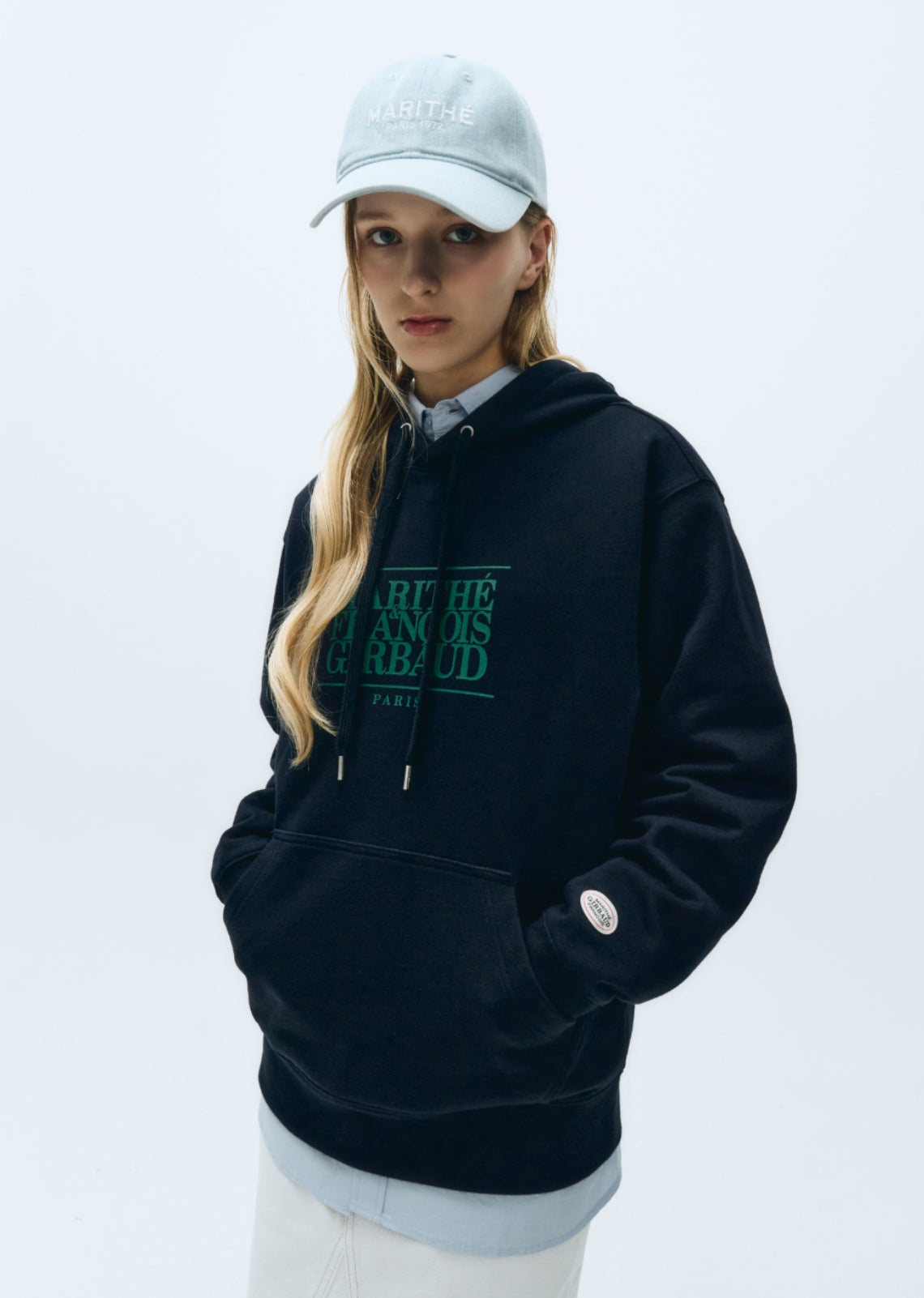 CLASSIC LOGO HOODIE