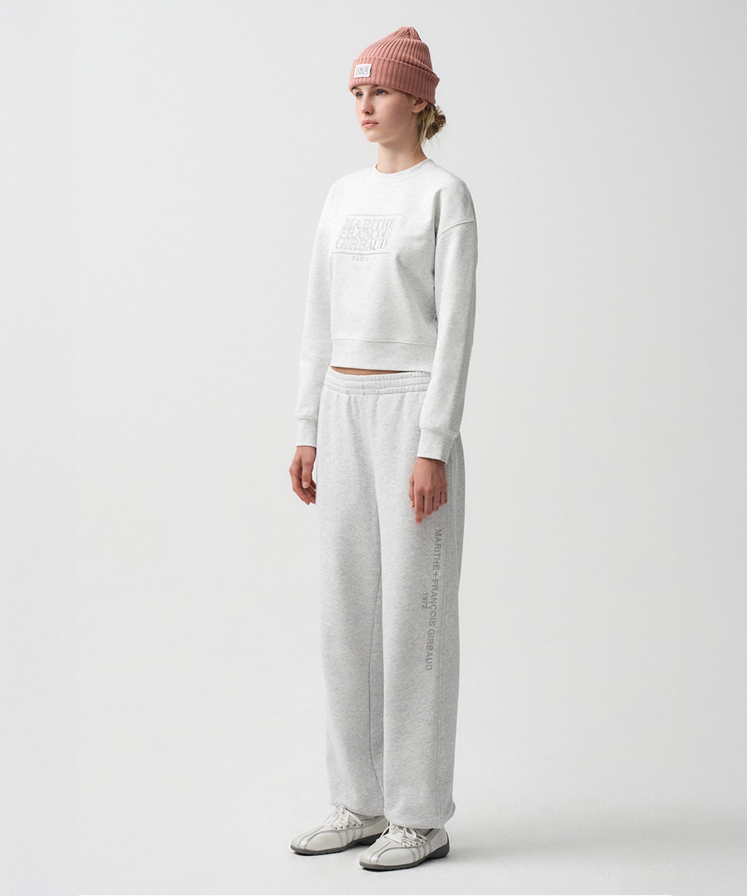 W CLASSIC LOGO CROP SWEATSHIRT