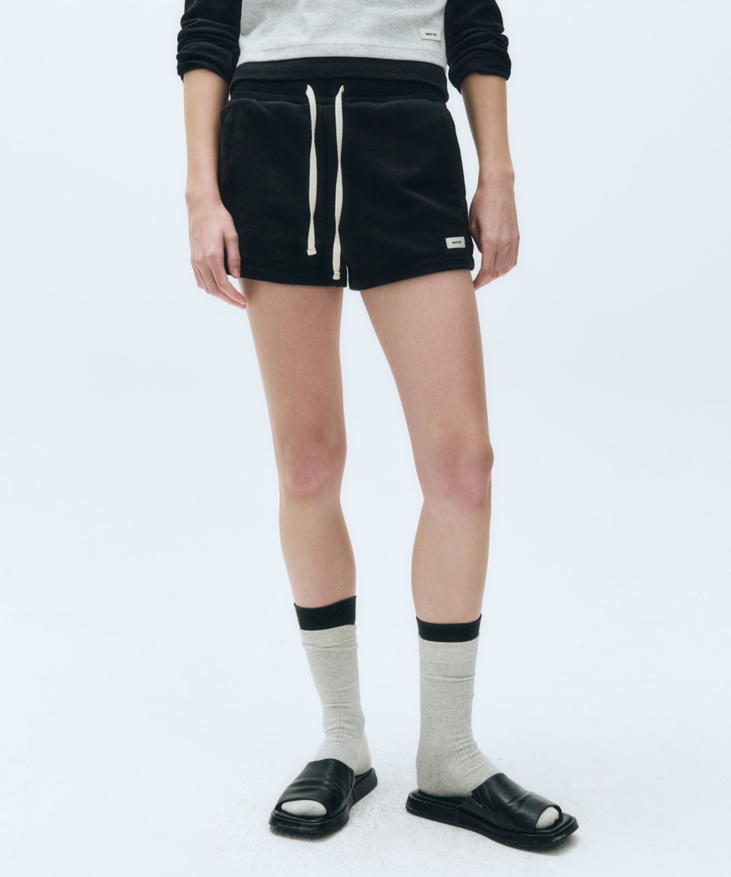 W BASIC SWEAT SHORTS