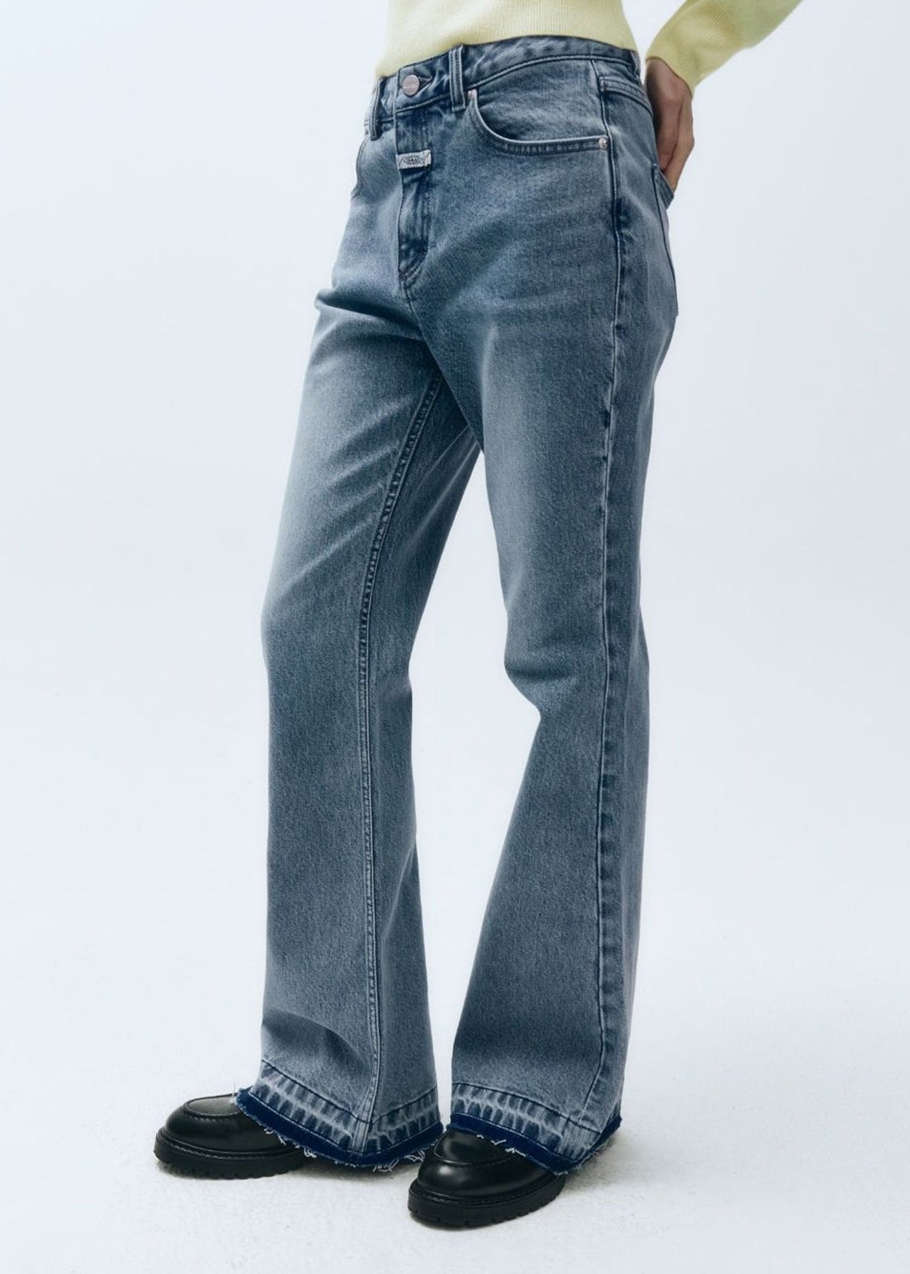 W MID-WAIST FLARED DENIM PANTS