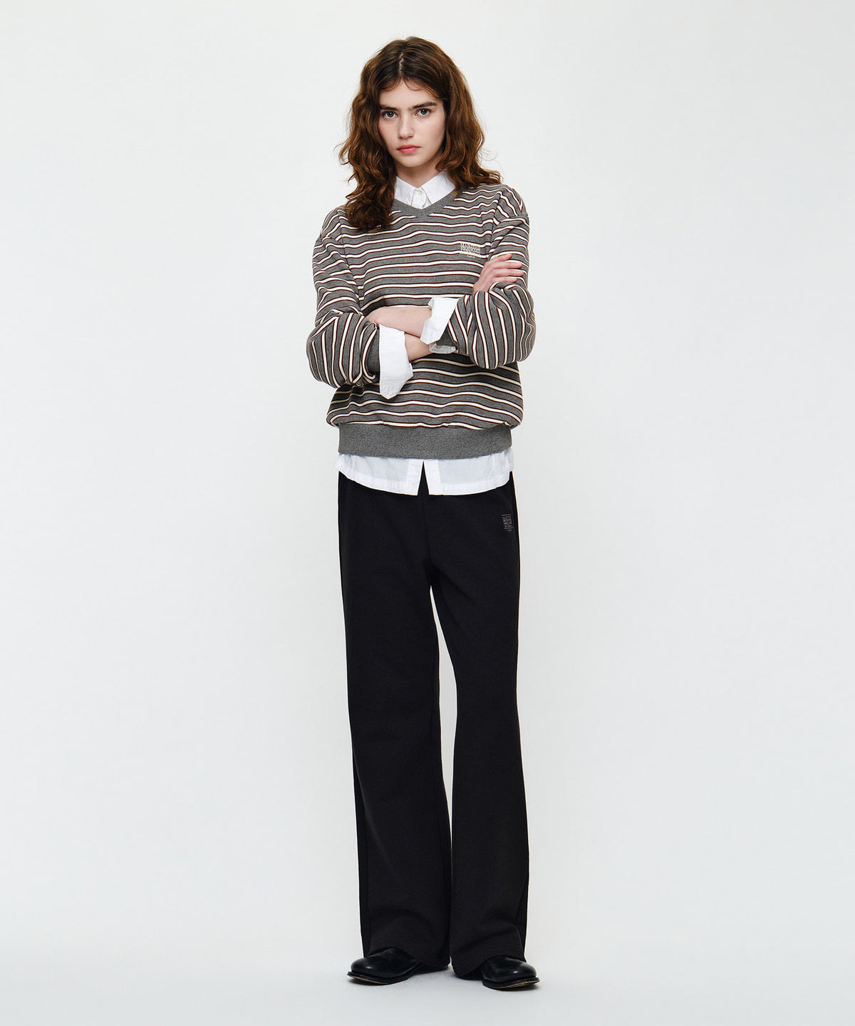 W SMALL CLASSIC LOGO V NECK BALLON SWEATSHIRT