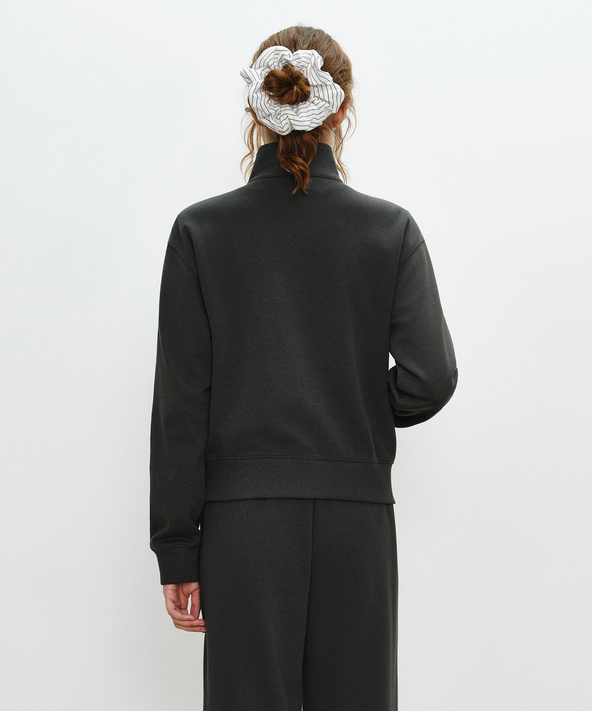 W BASIC HIGH NECK ZIPUP
