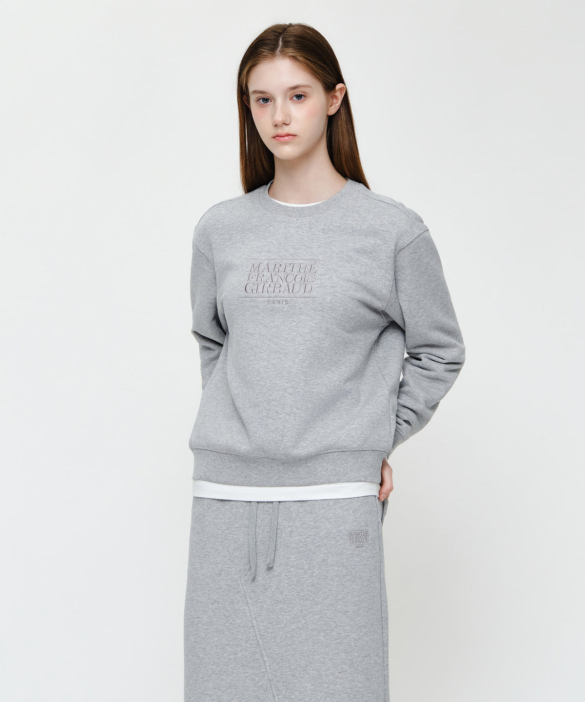 W CLASSIC LOGO SWEATSHIRT