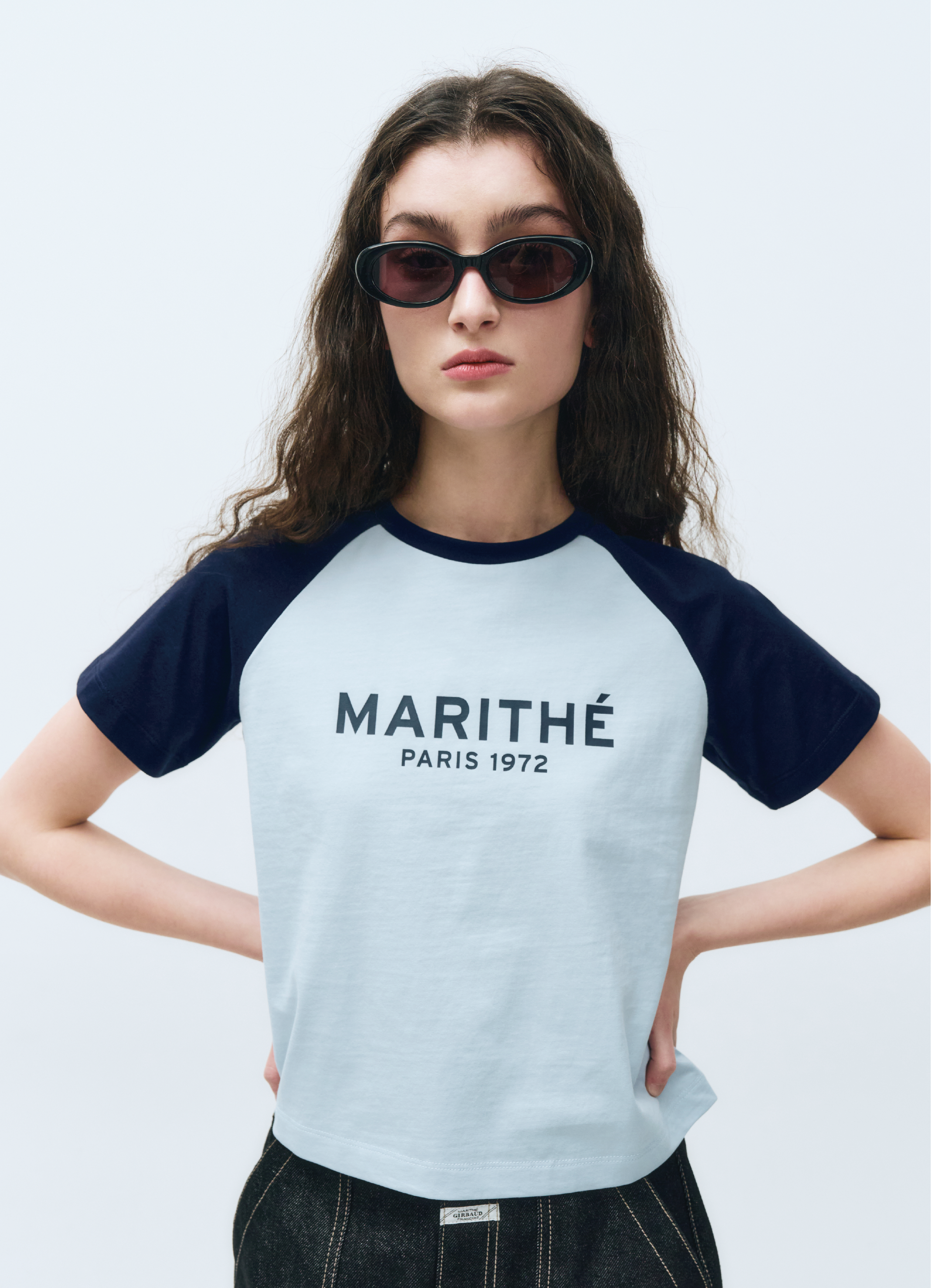 W REGULAR LOGO RAGLAN CROP TEE