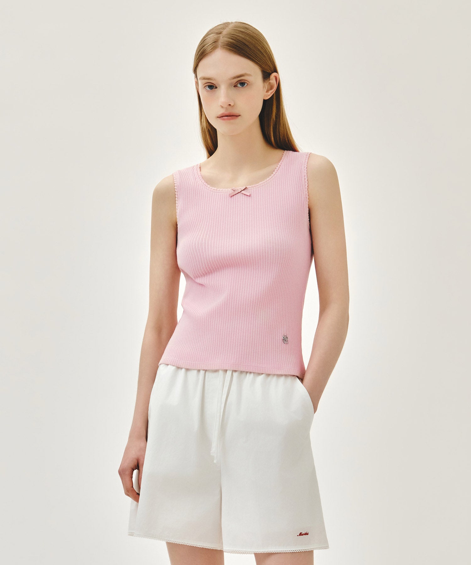 W LACE DETAIL SLEEVELESS