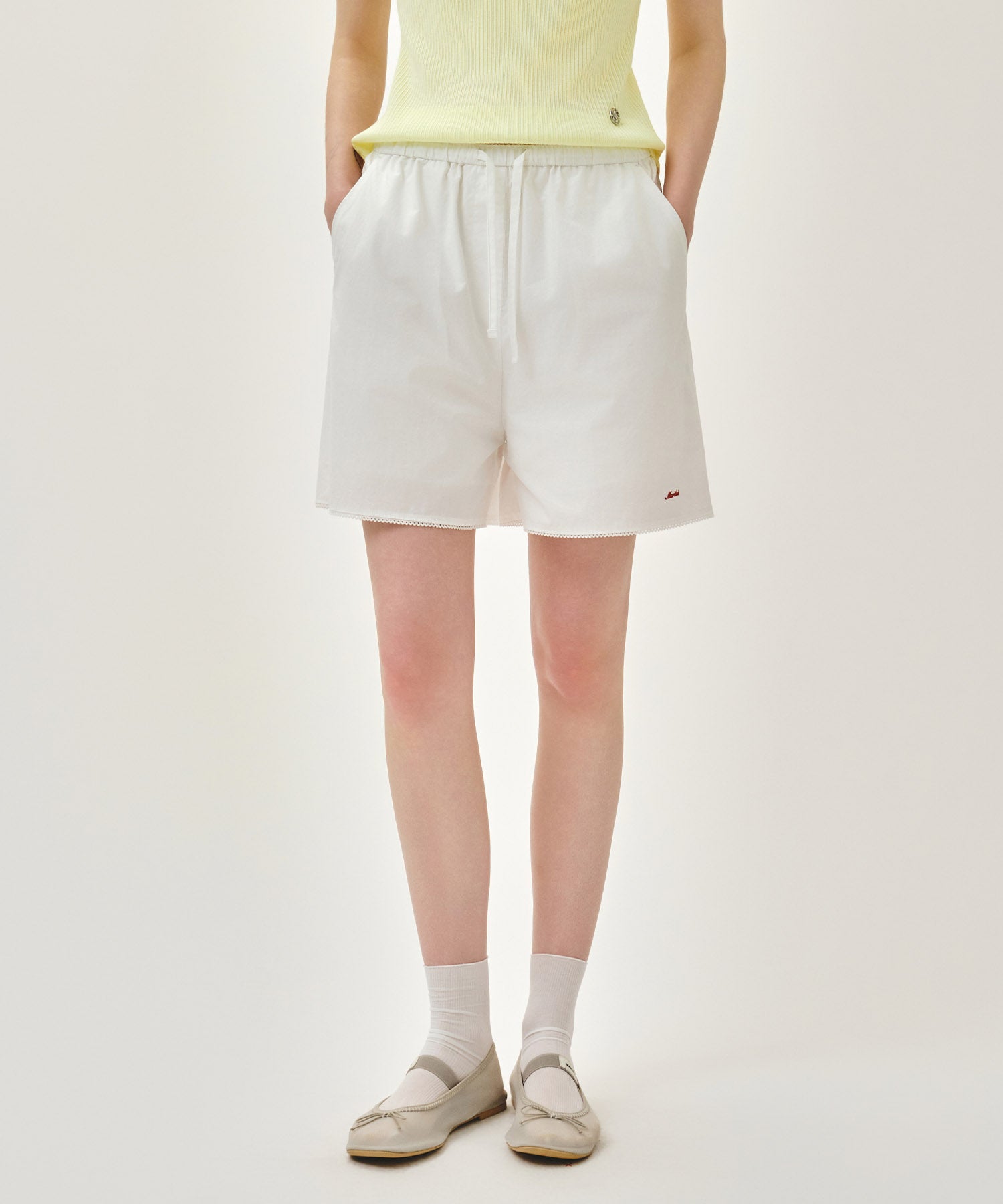 W LACE HEM SHORTS